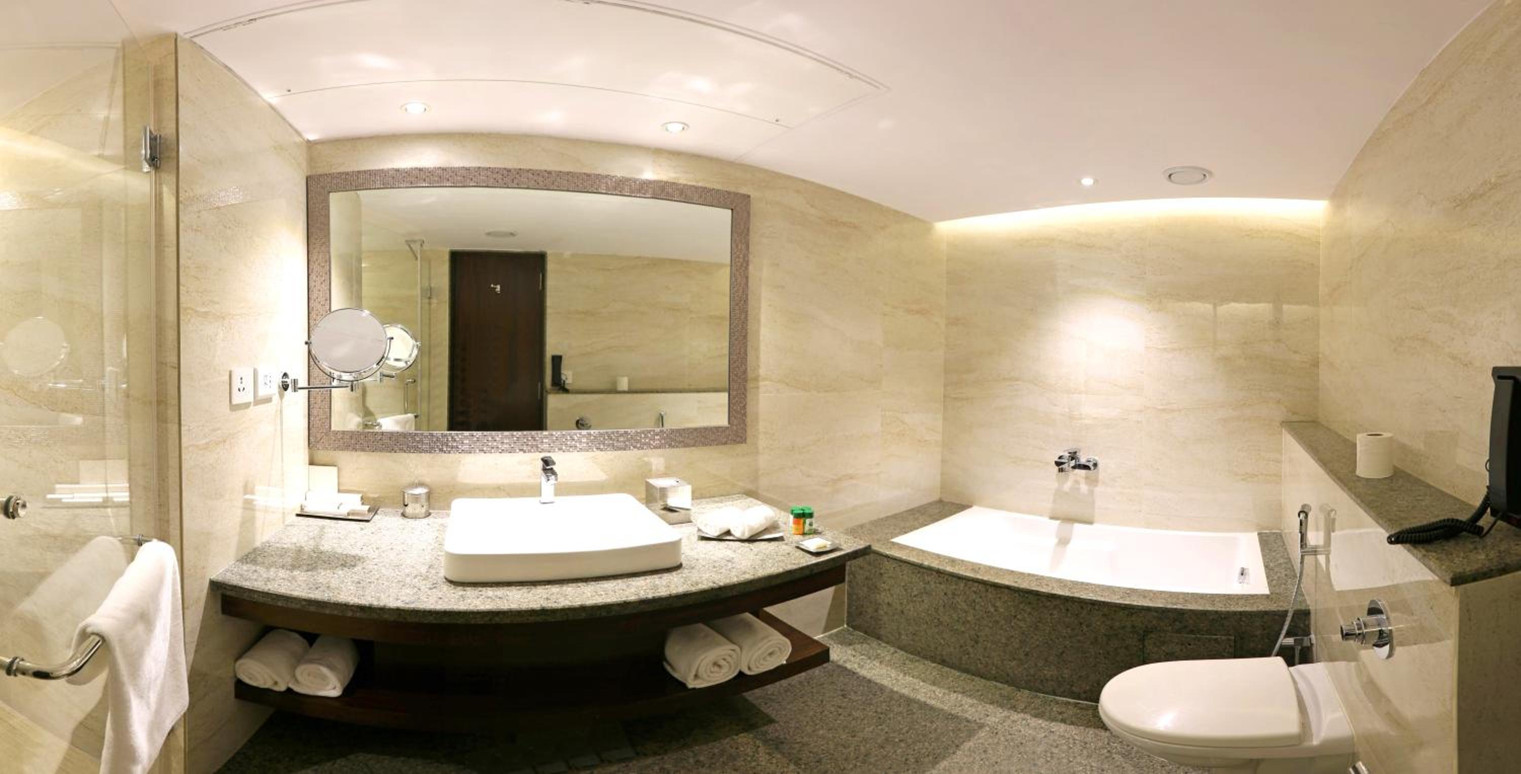 Suite - Photo 3