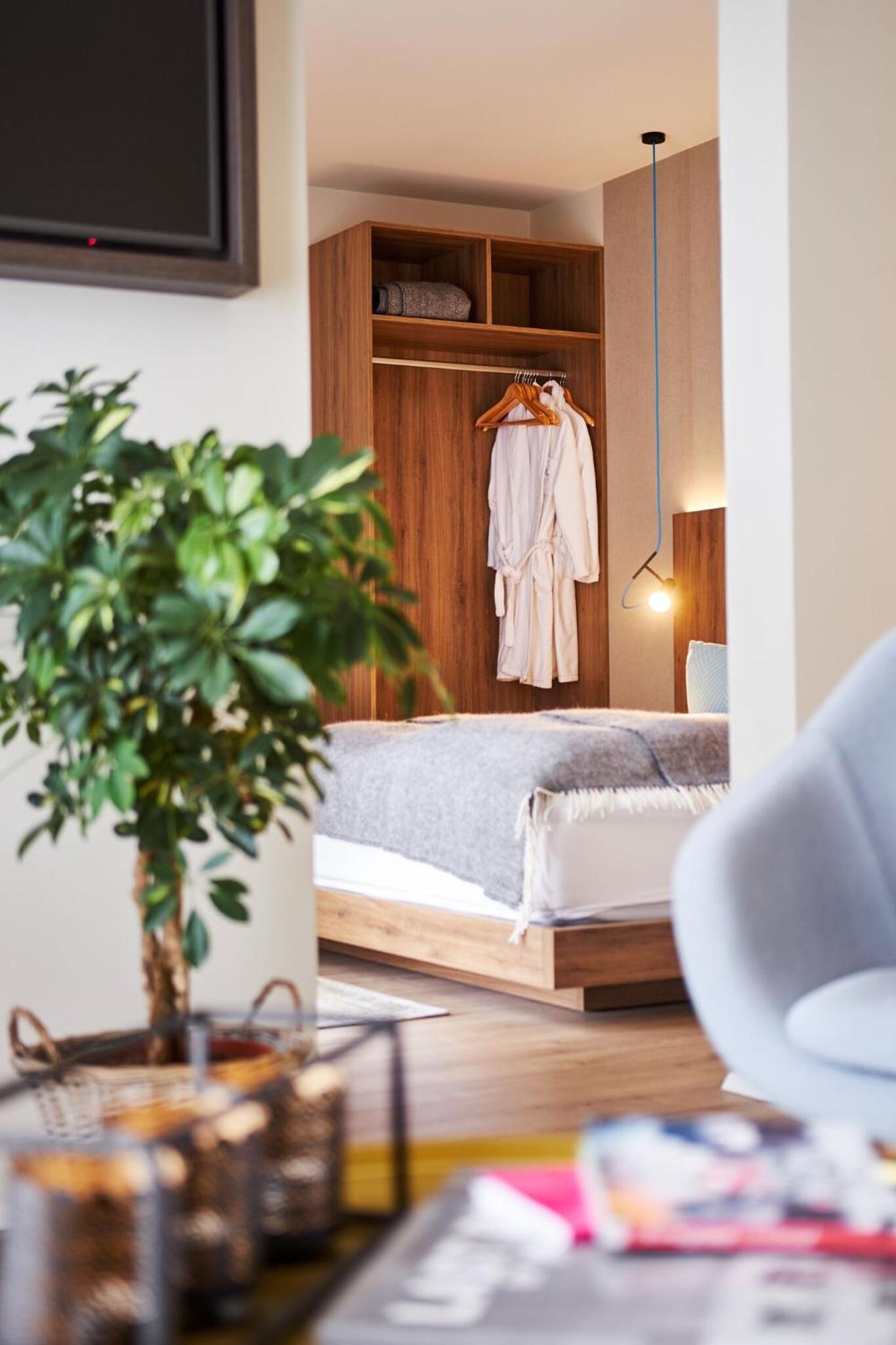 The Suite - Photo 7