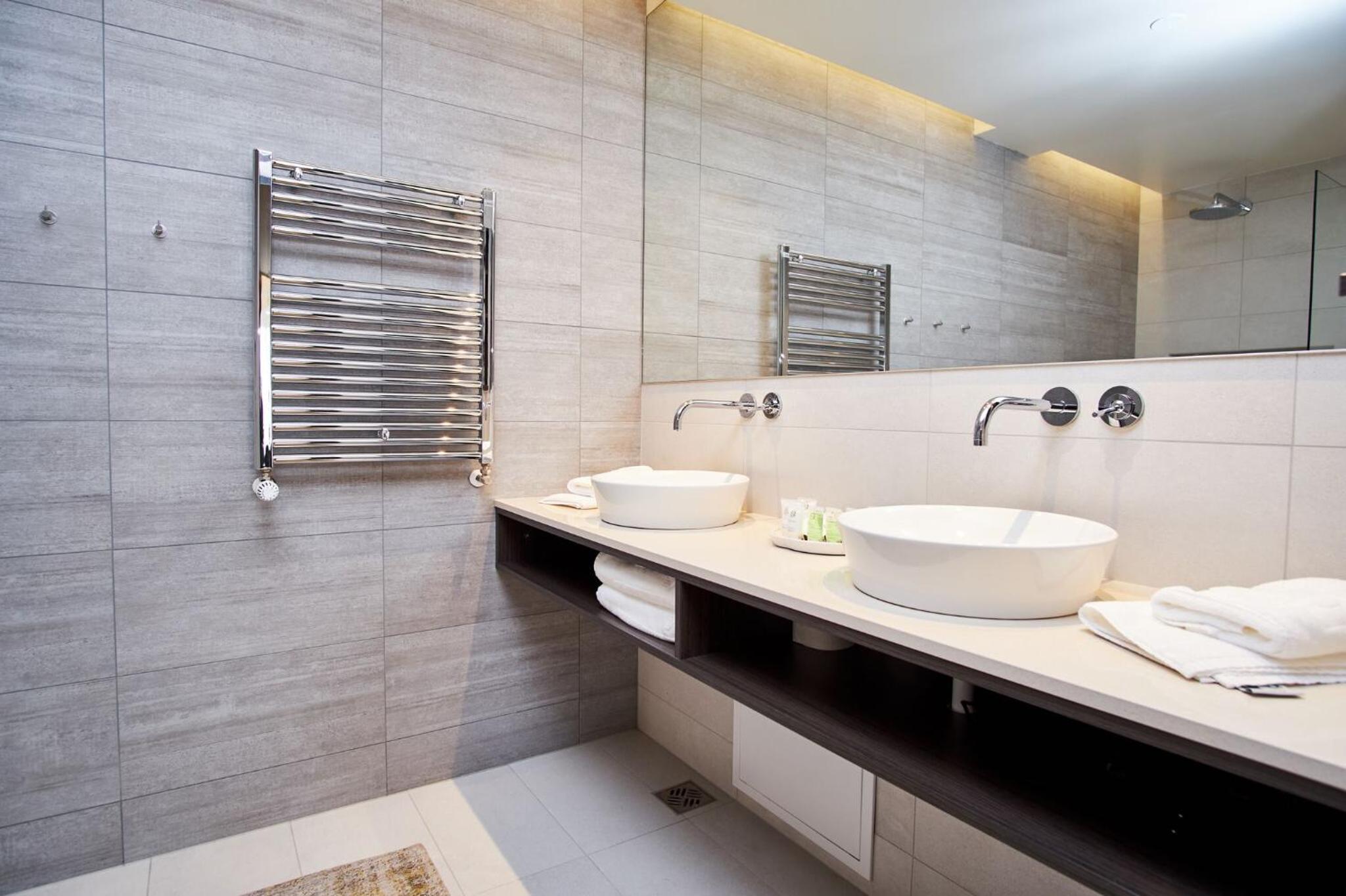 The Suite - Photo 3