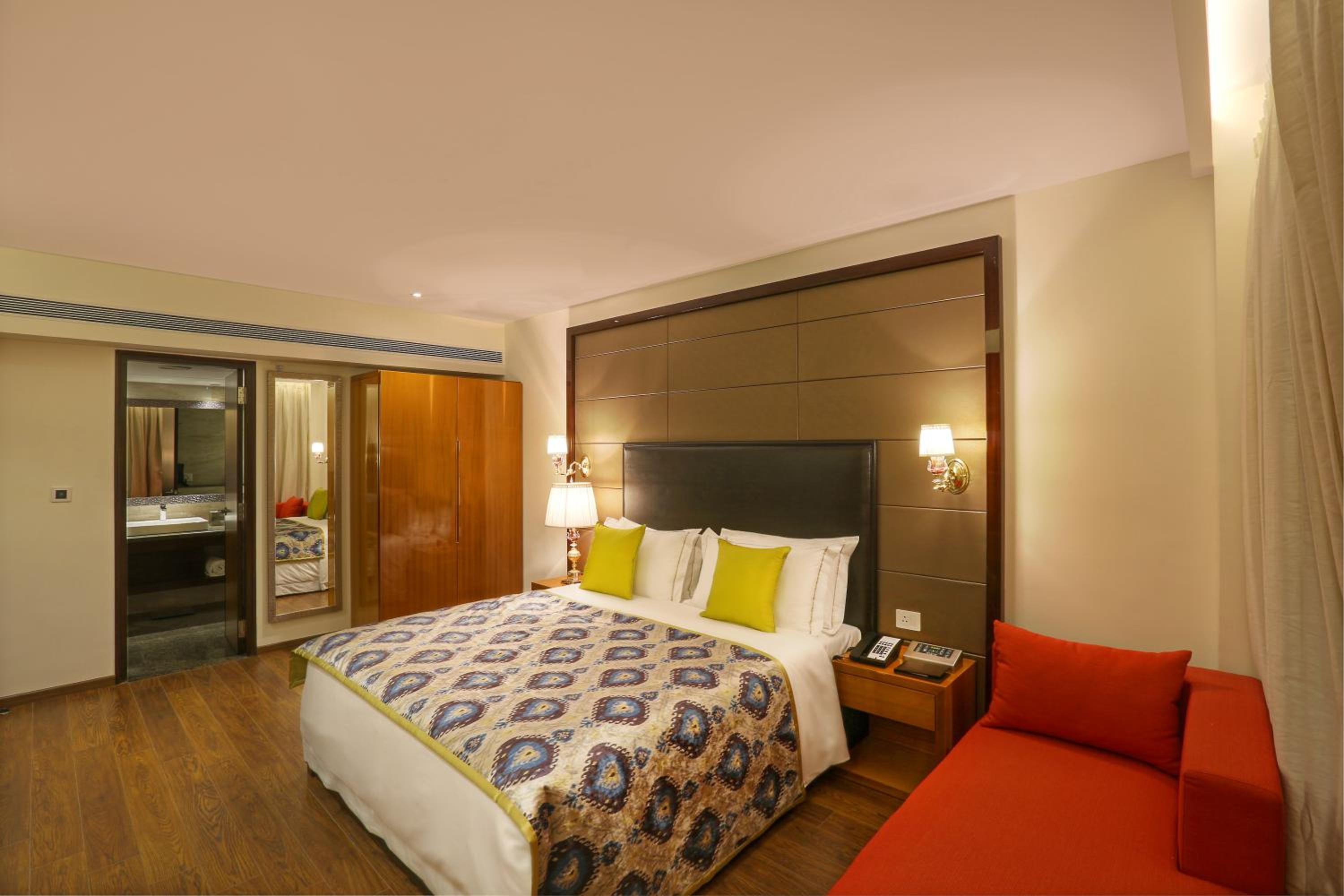 Suite - Photo 4