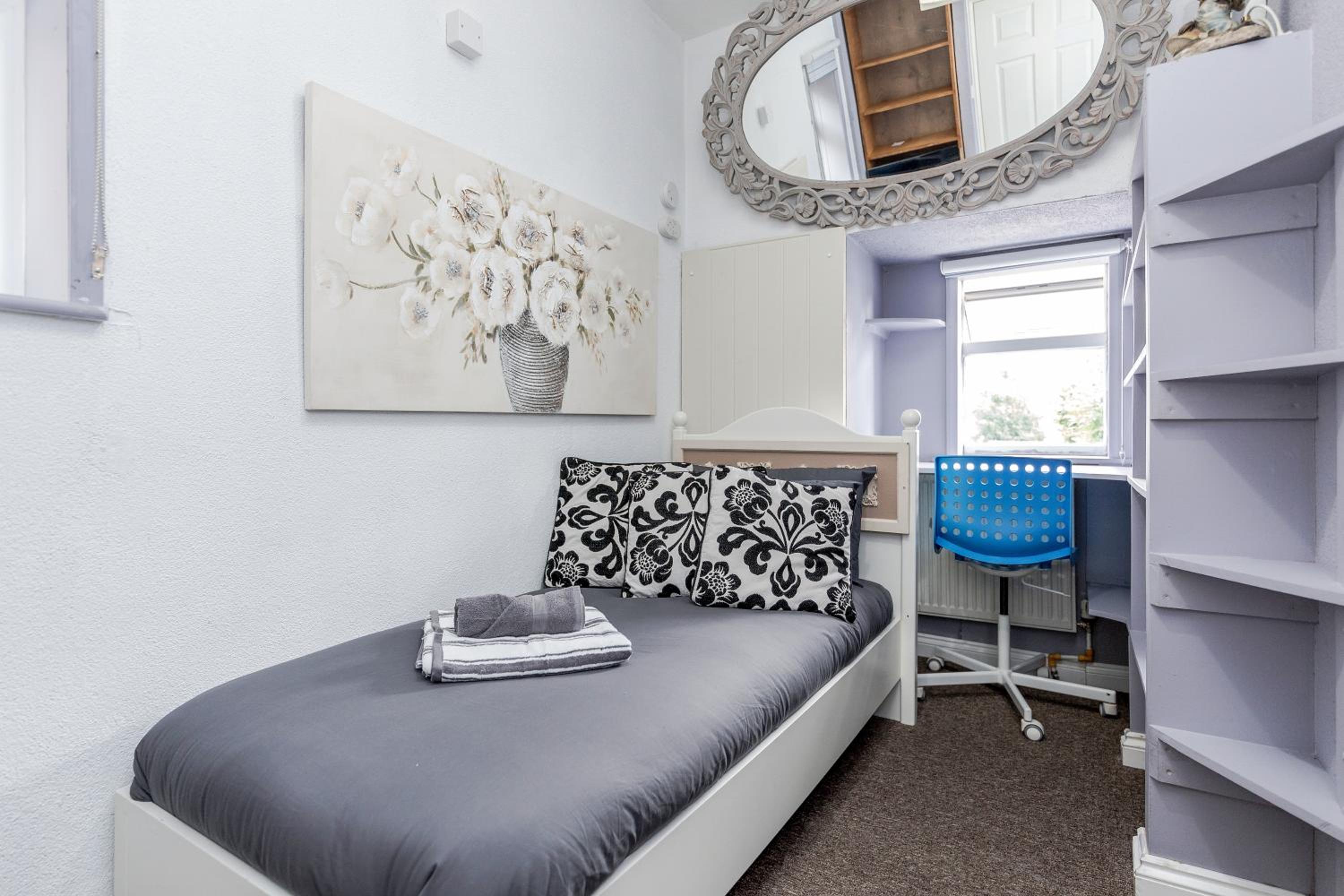 Standard Single Room with Shower photo 1