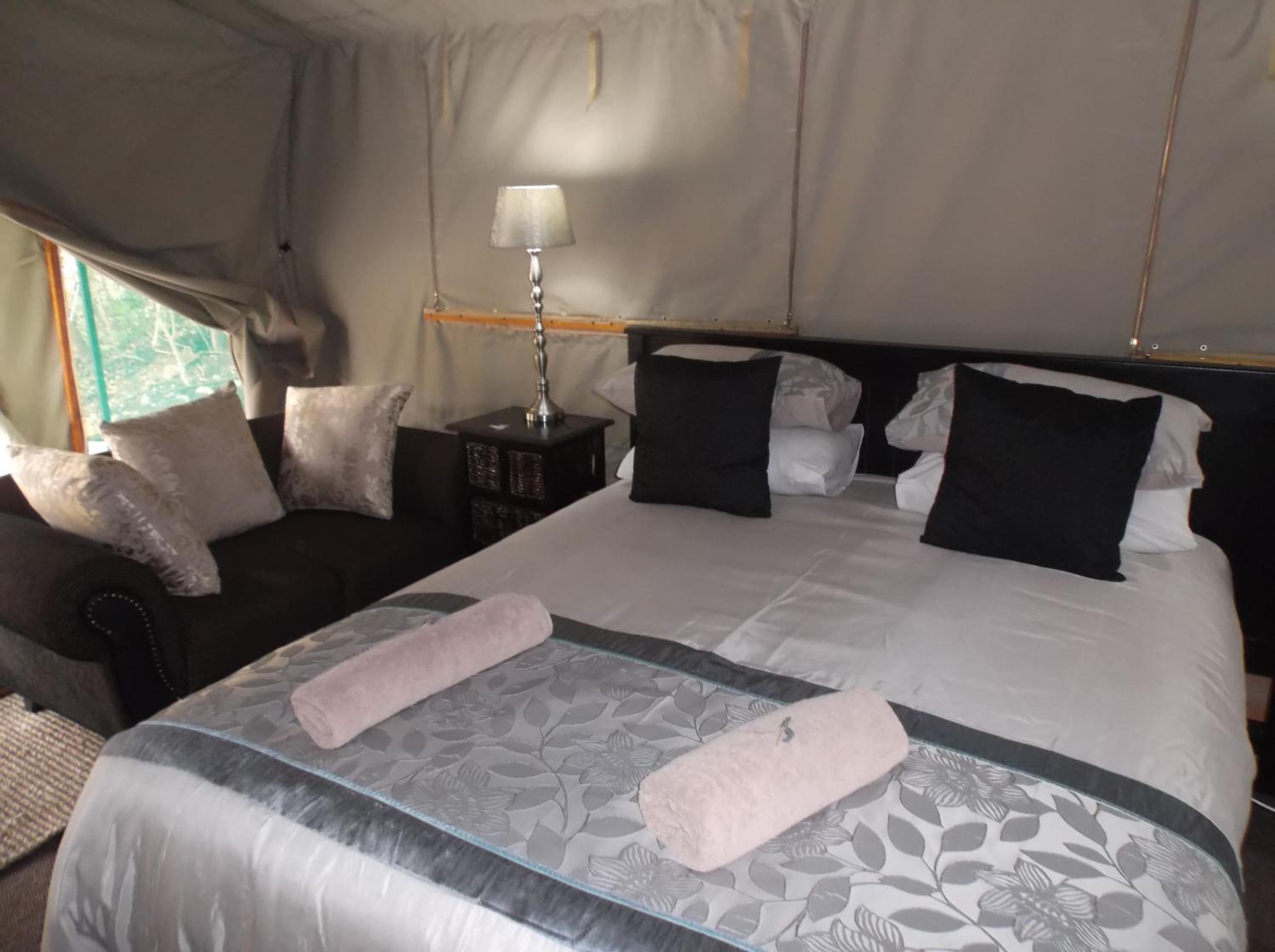 Luxury Waterfront Tent with Riverview - Photo 2