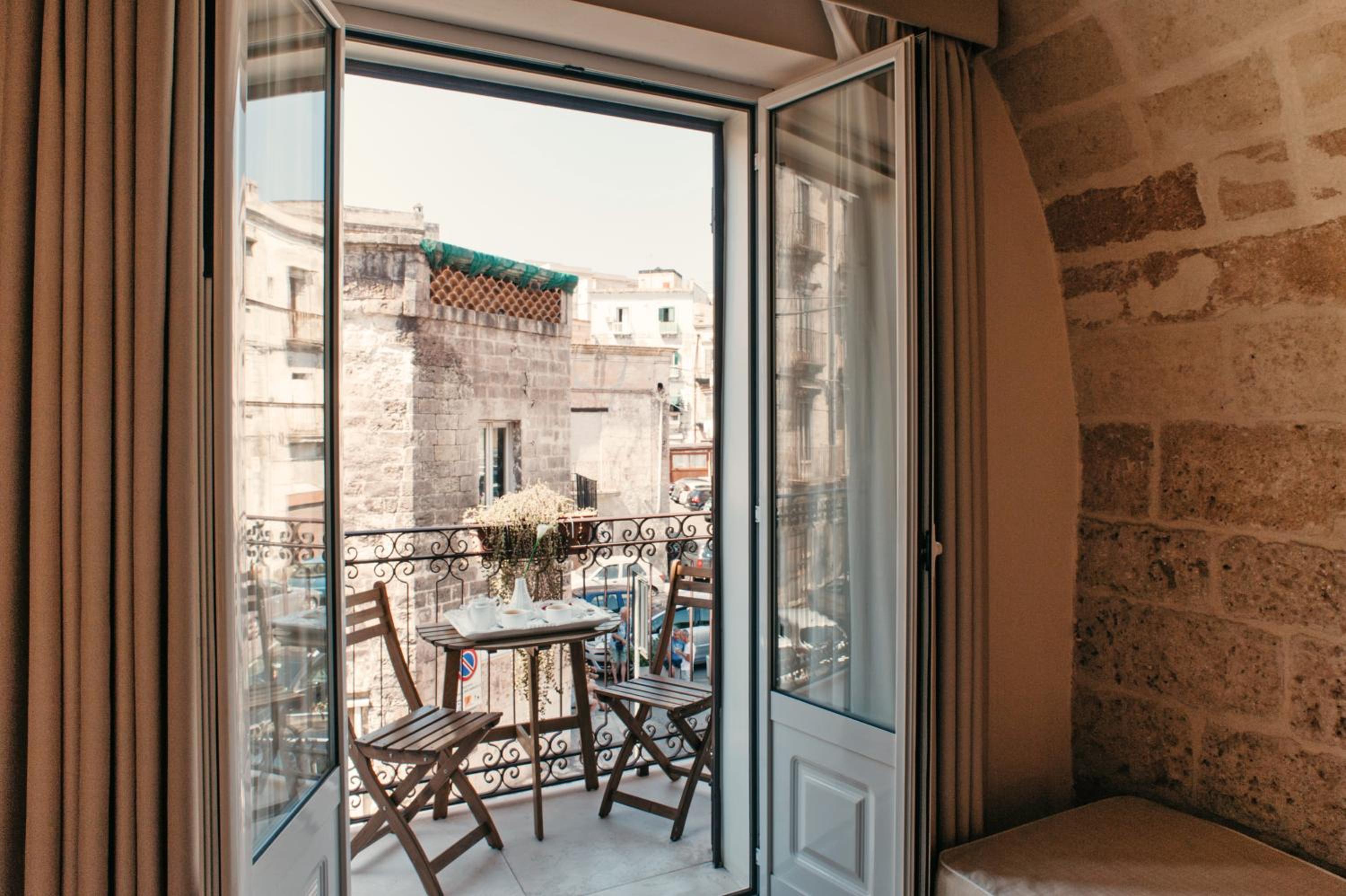 Suite - Photo 3