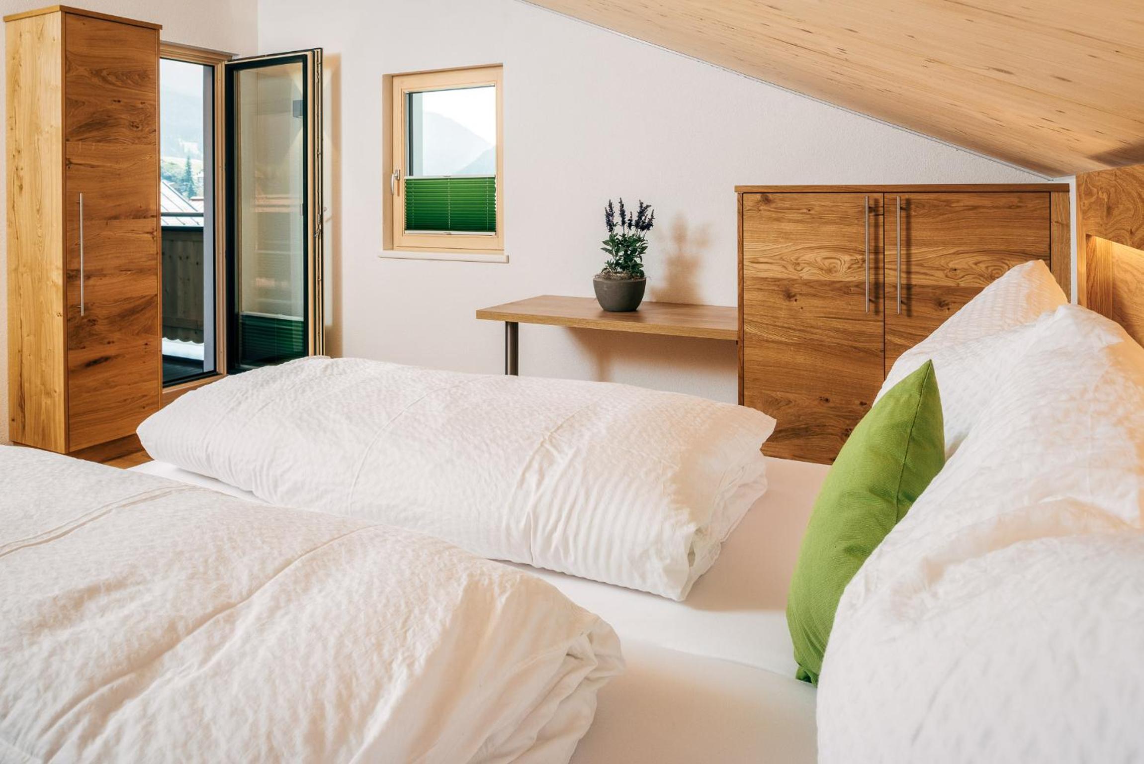 Large Double Room photo 3