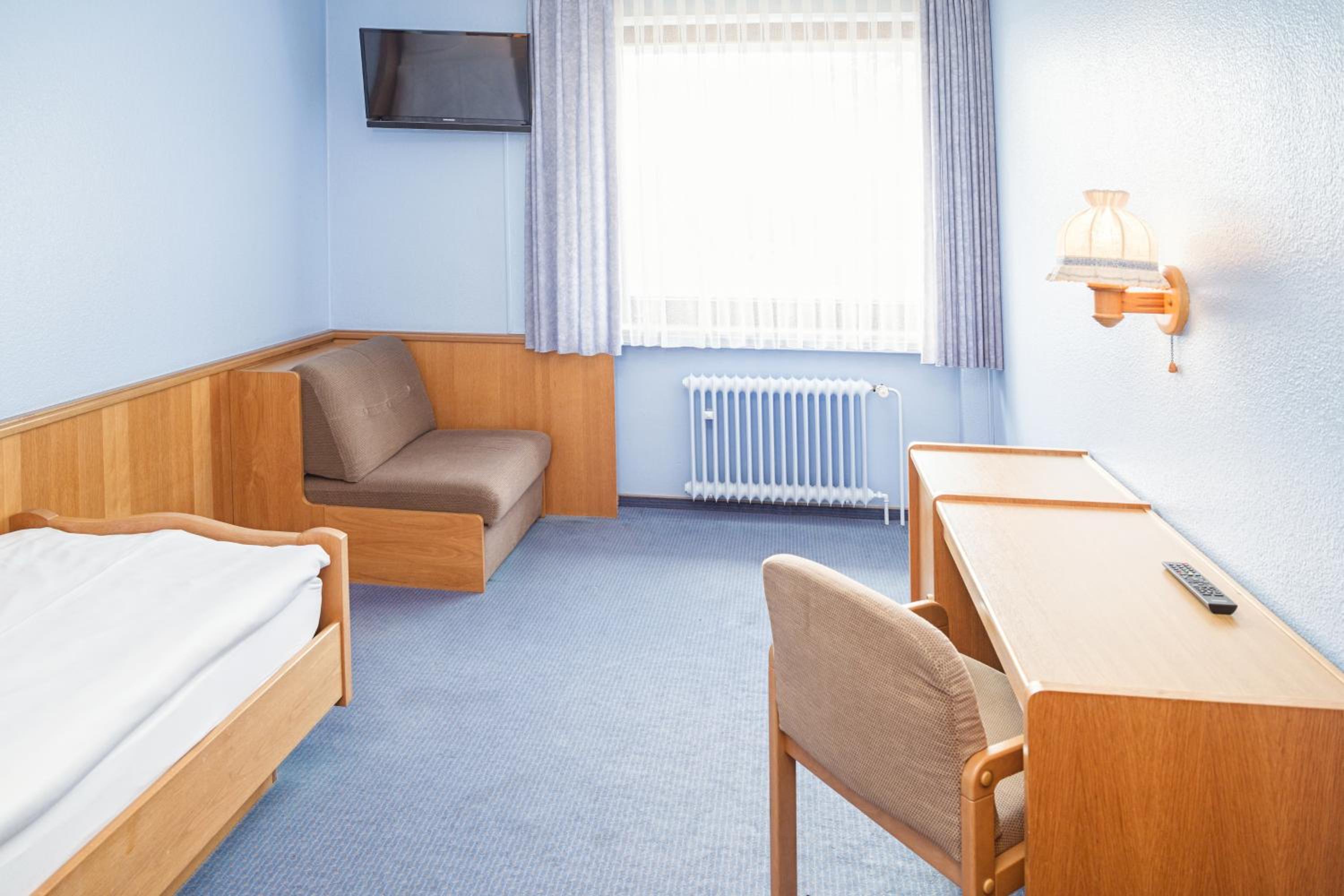 Single Room - Photo 1