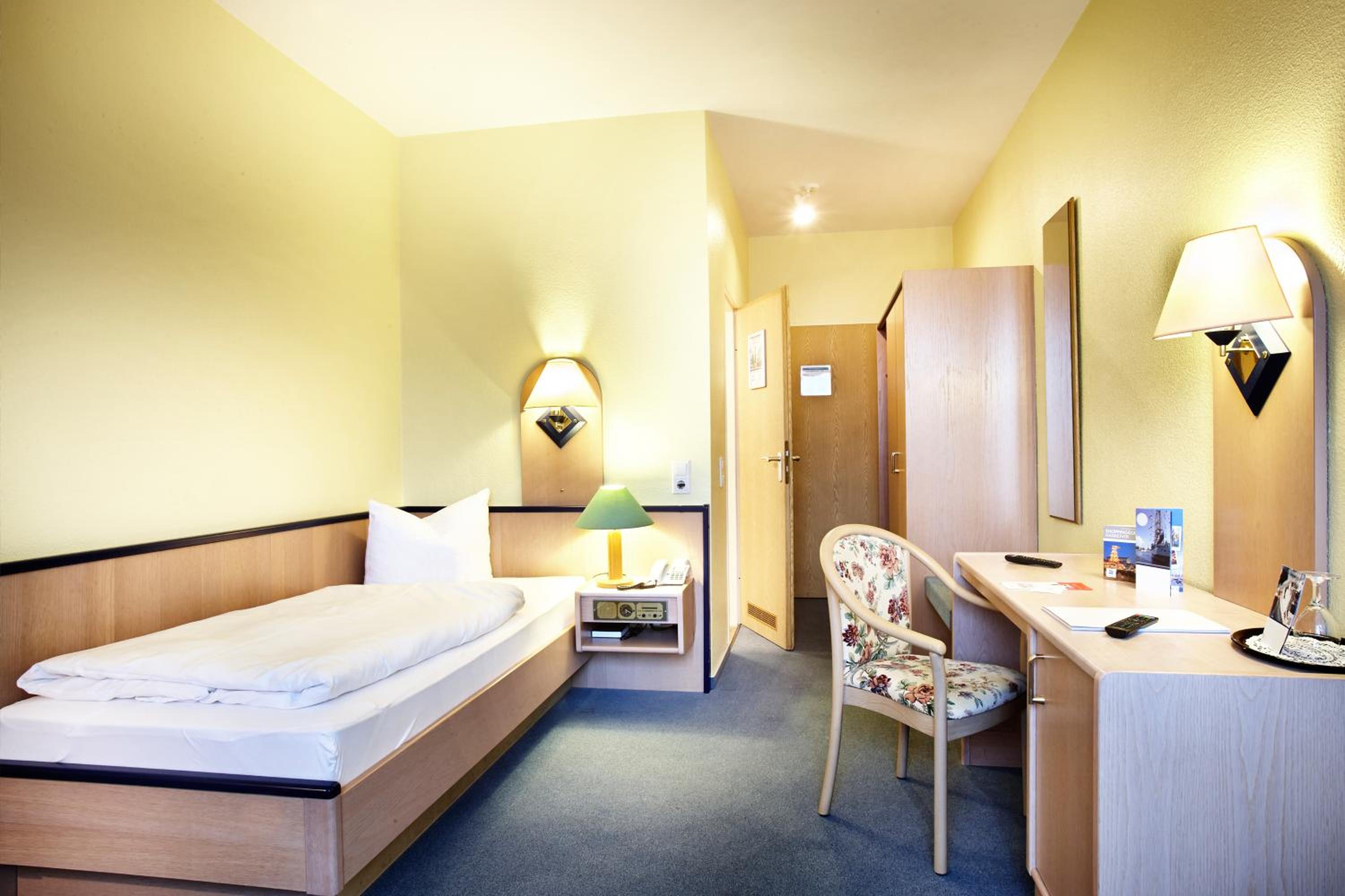 Single Room - Photo 6