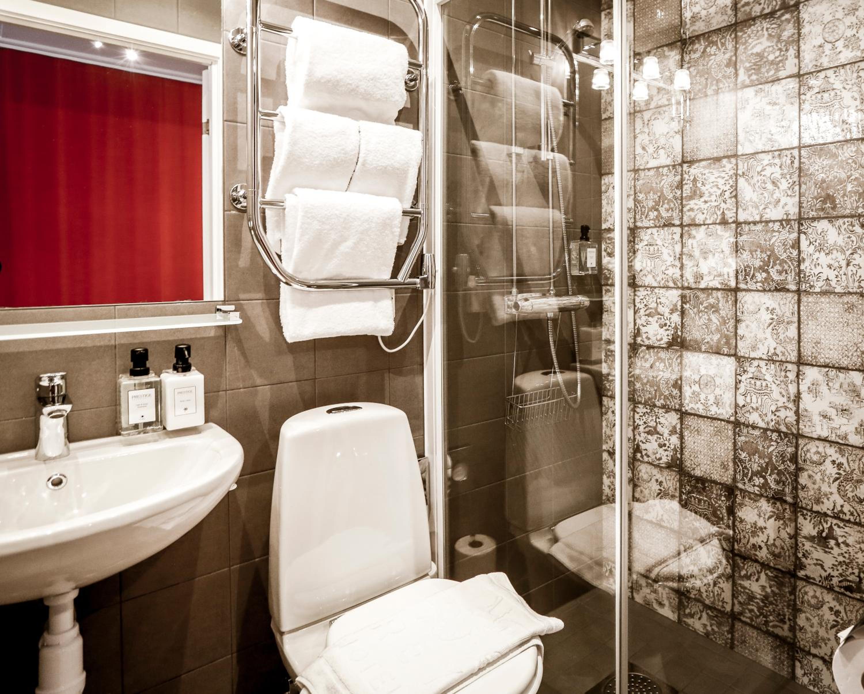 Standard Twin Room - Photo 2