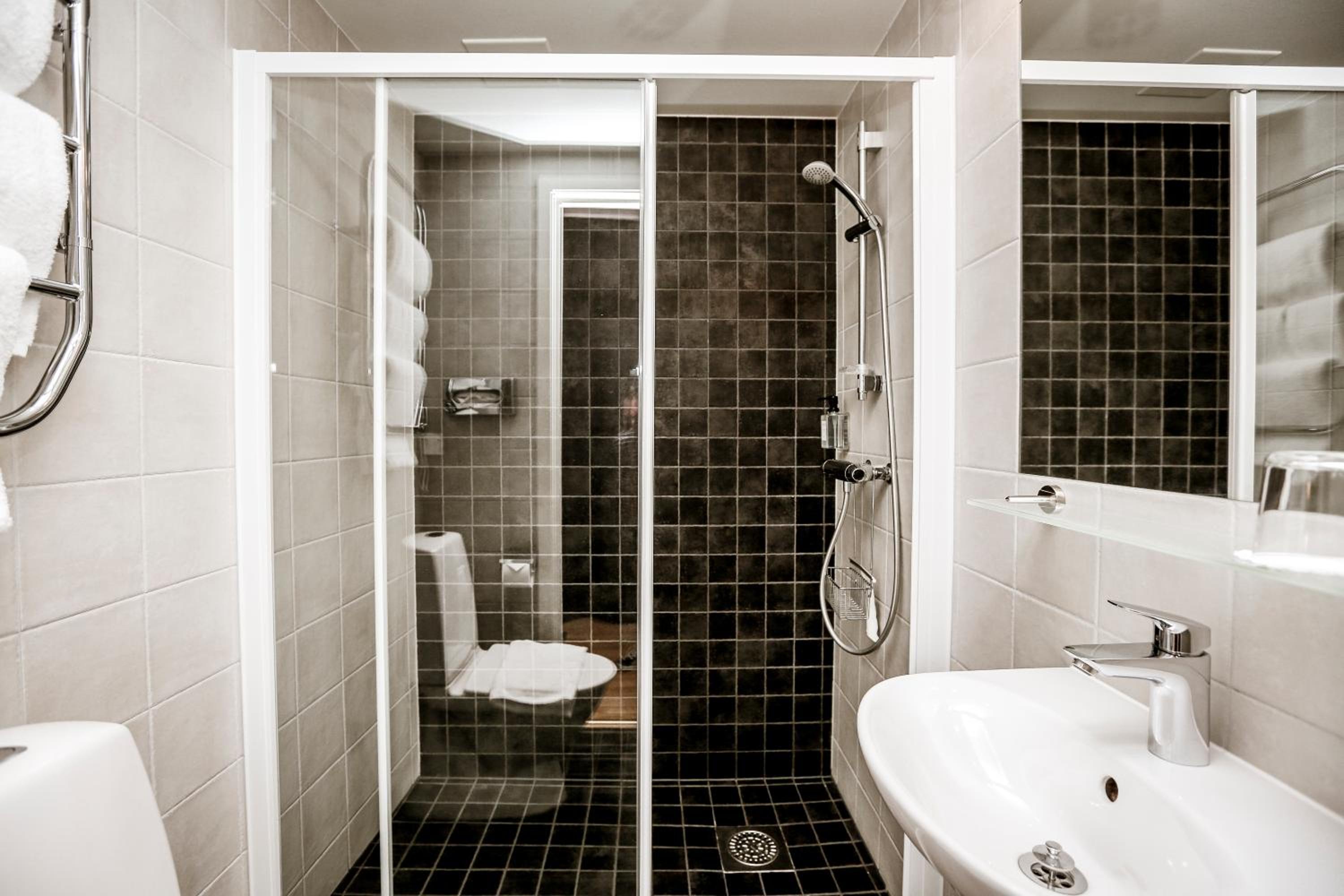 Standard Twin Room - Photo 10