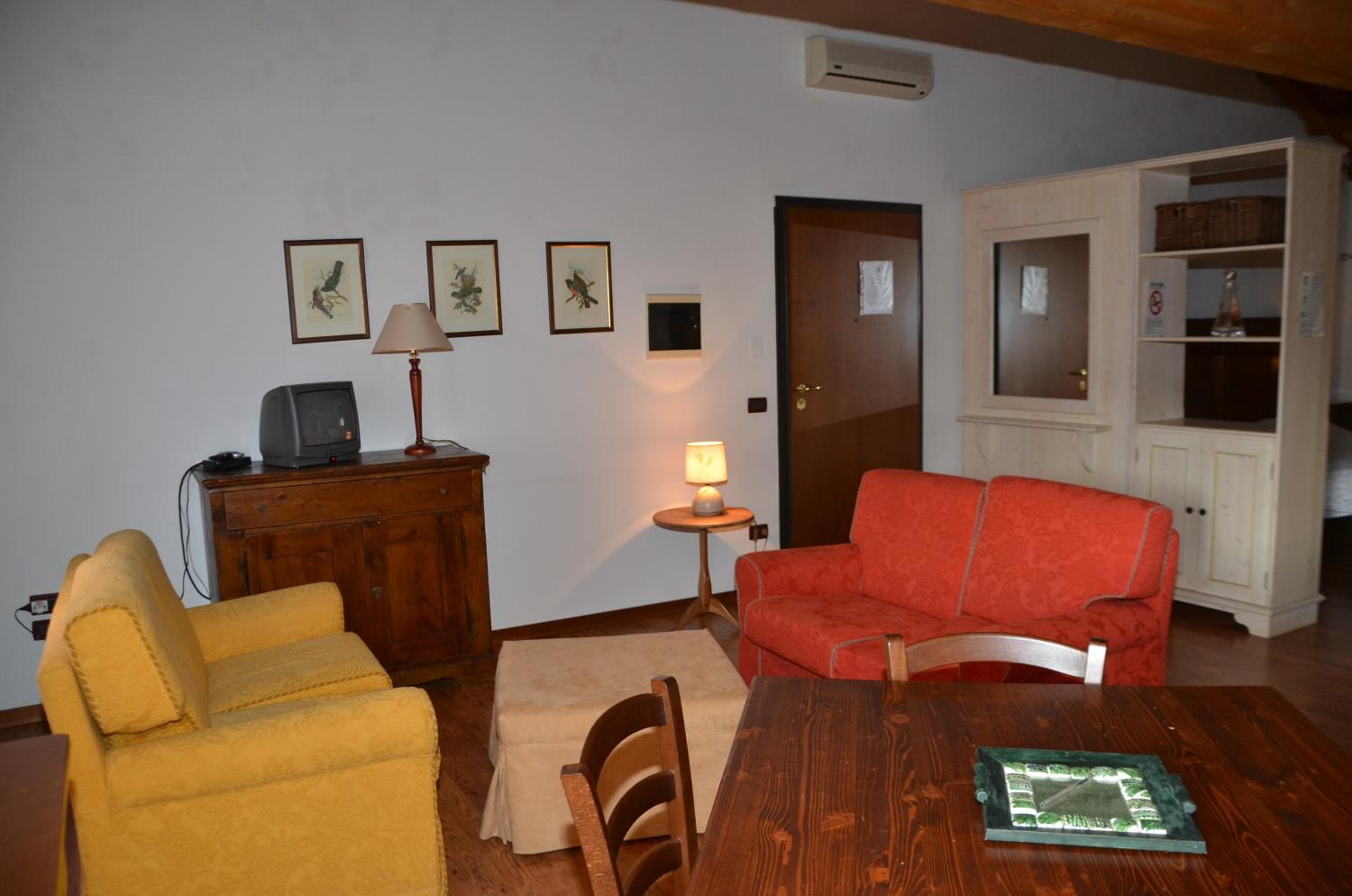 Deluxe Apartment
