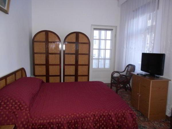 Double Room - Photo 3