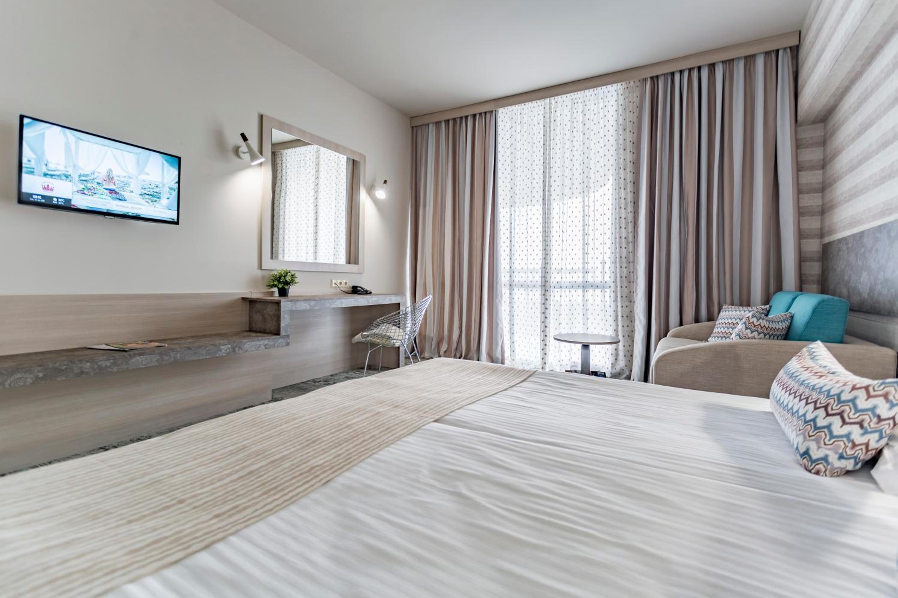 Deluxe Double or Twin Room