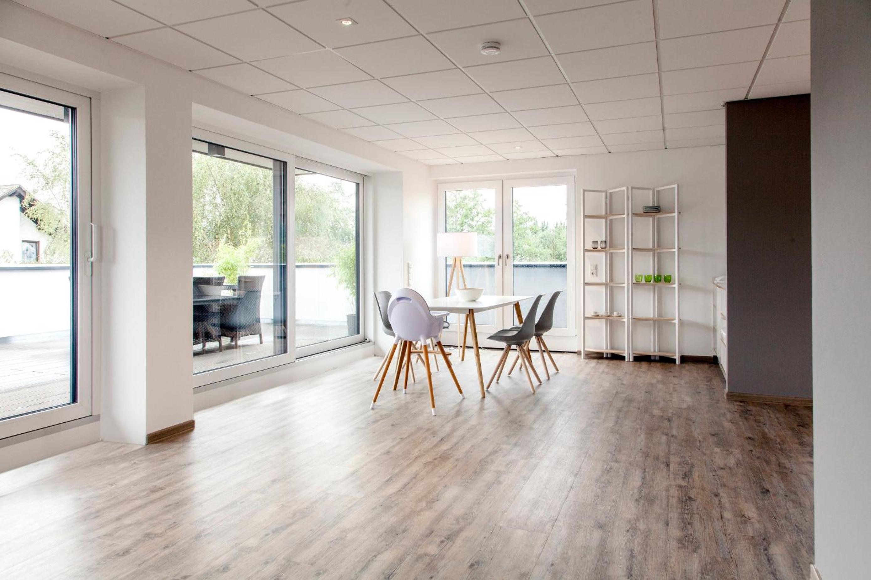 Studio with Balcony - Photo 3