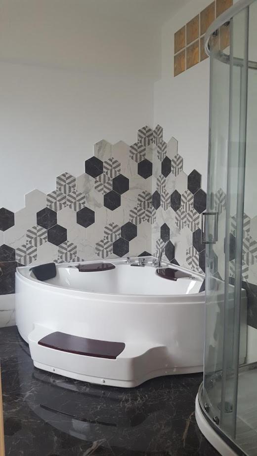 Deluxe Double Room with Bath - Photo 1