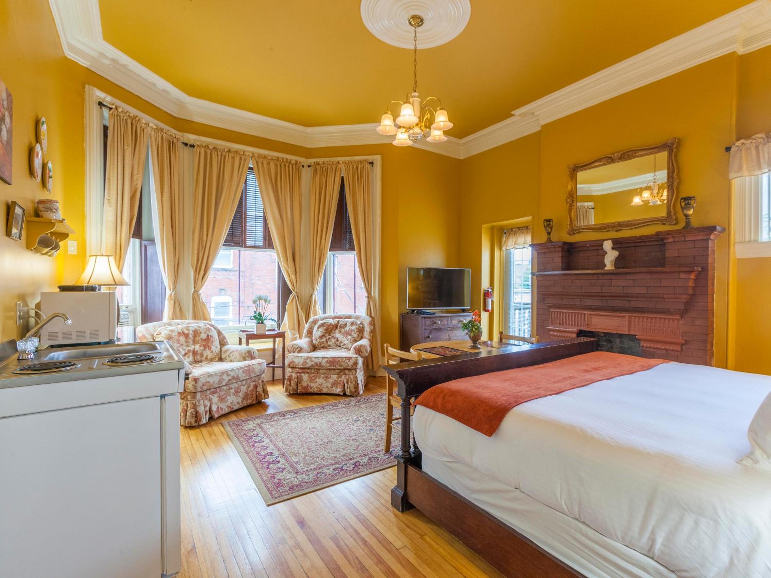 Superior King Suite photo 1