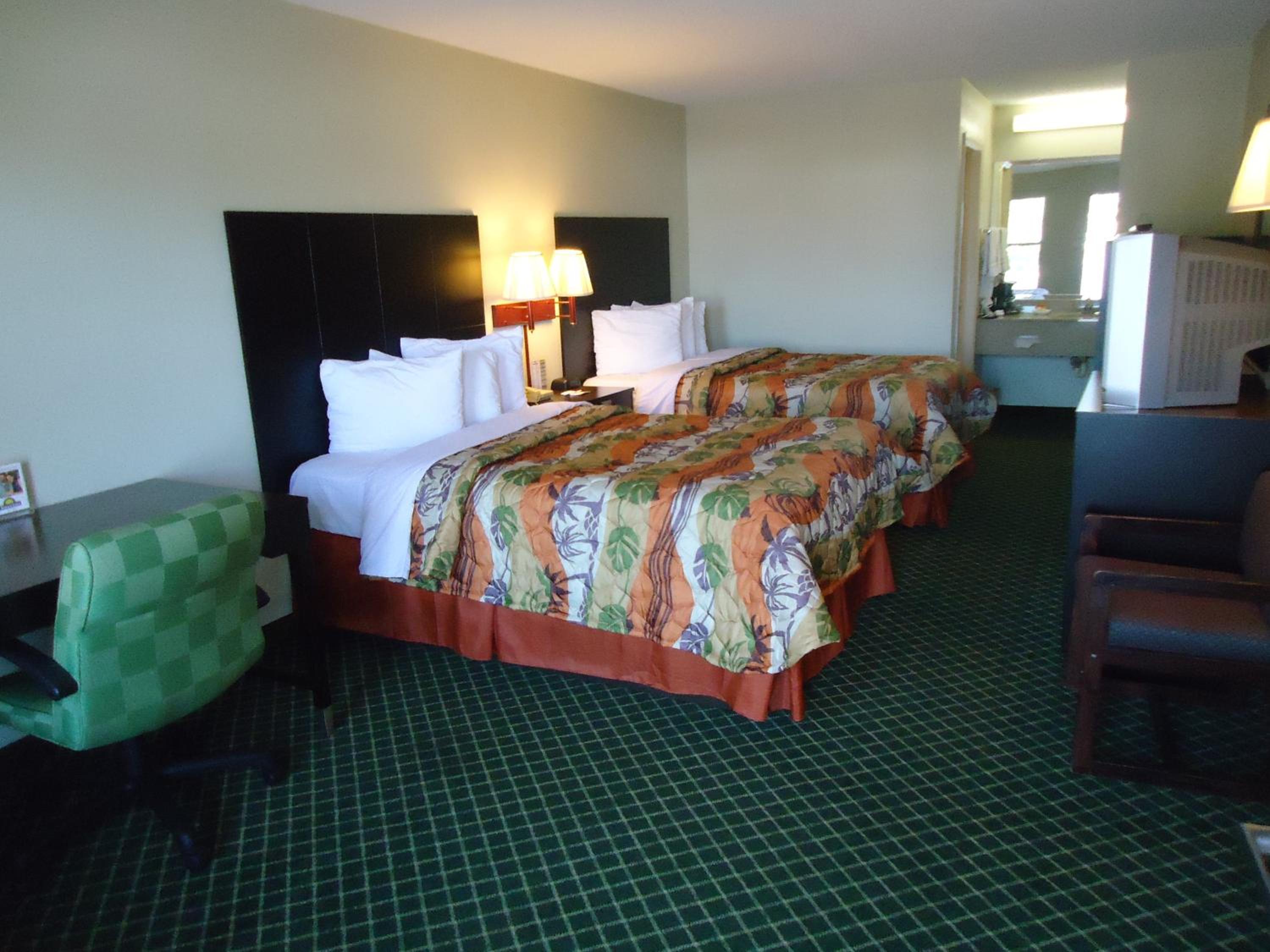 Double Room with Two Double Beds - Smoking - Photo 7