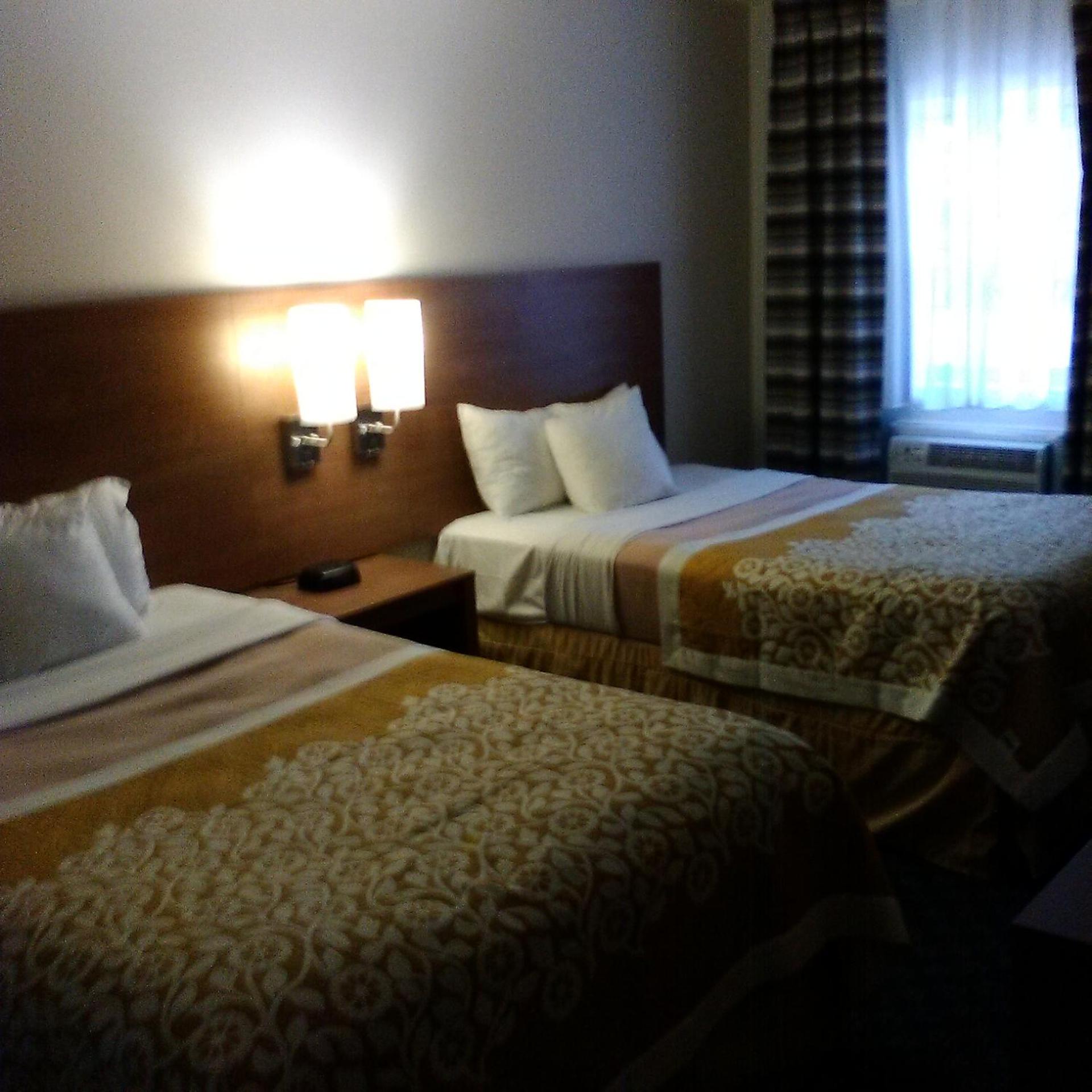 Double Room with Two Double Beds - Non-Smoking - Photo 4