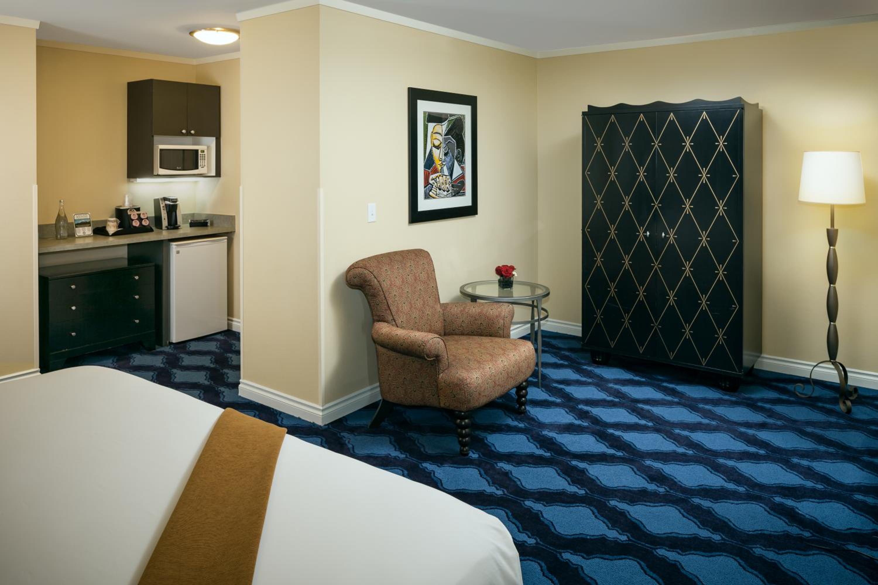 Deluxe King Room