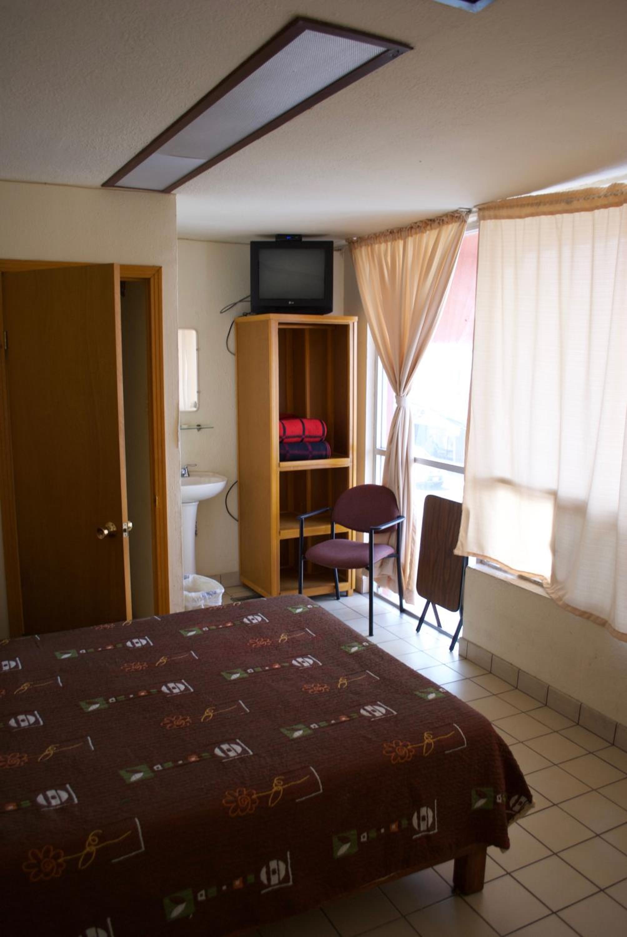 Standard Double Room - Photo 5