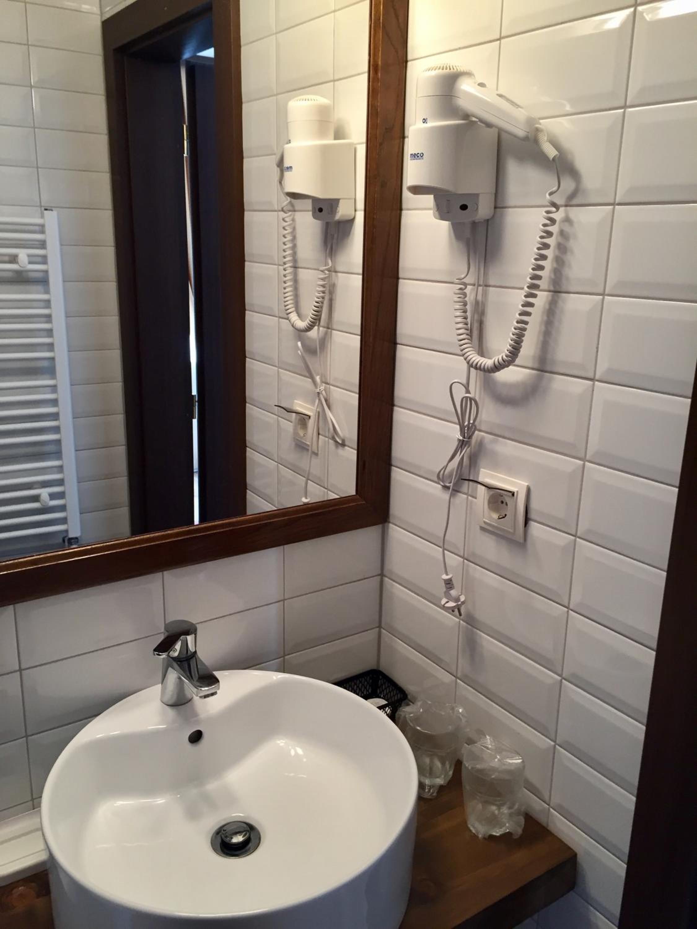 Standard Double Room - Photo 3
