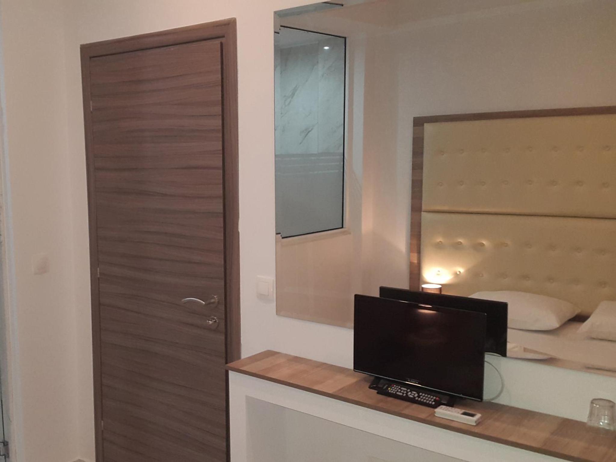 Single Room photo 3