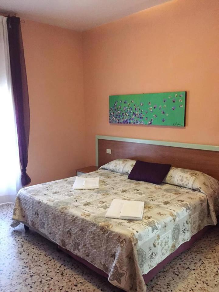 Double or Twin Room - Photo 4