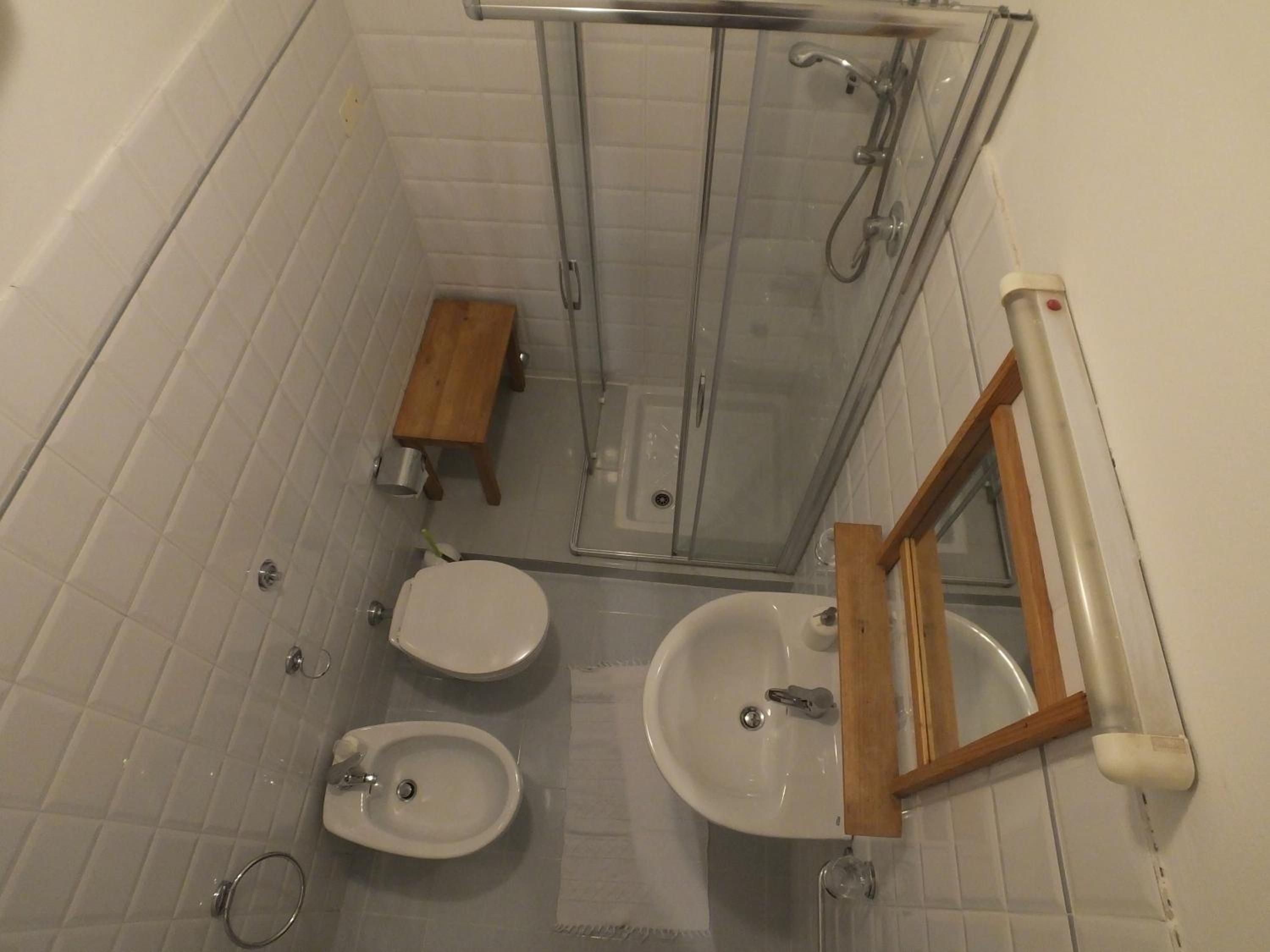 Double or Twin Room with Bathroom - Photo 7