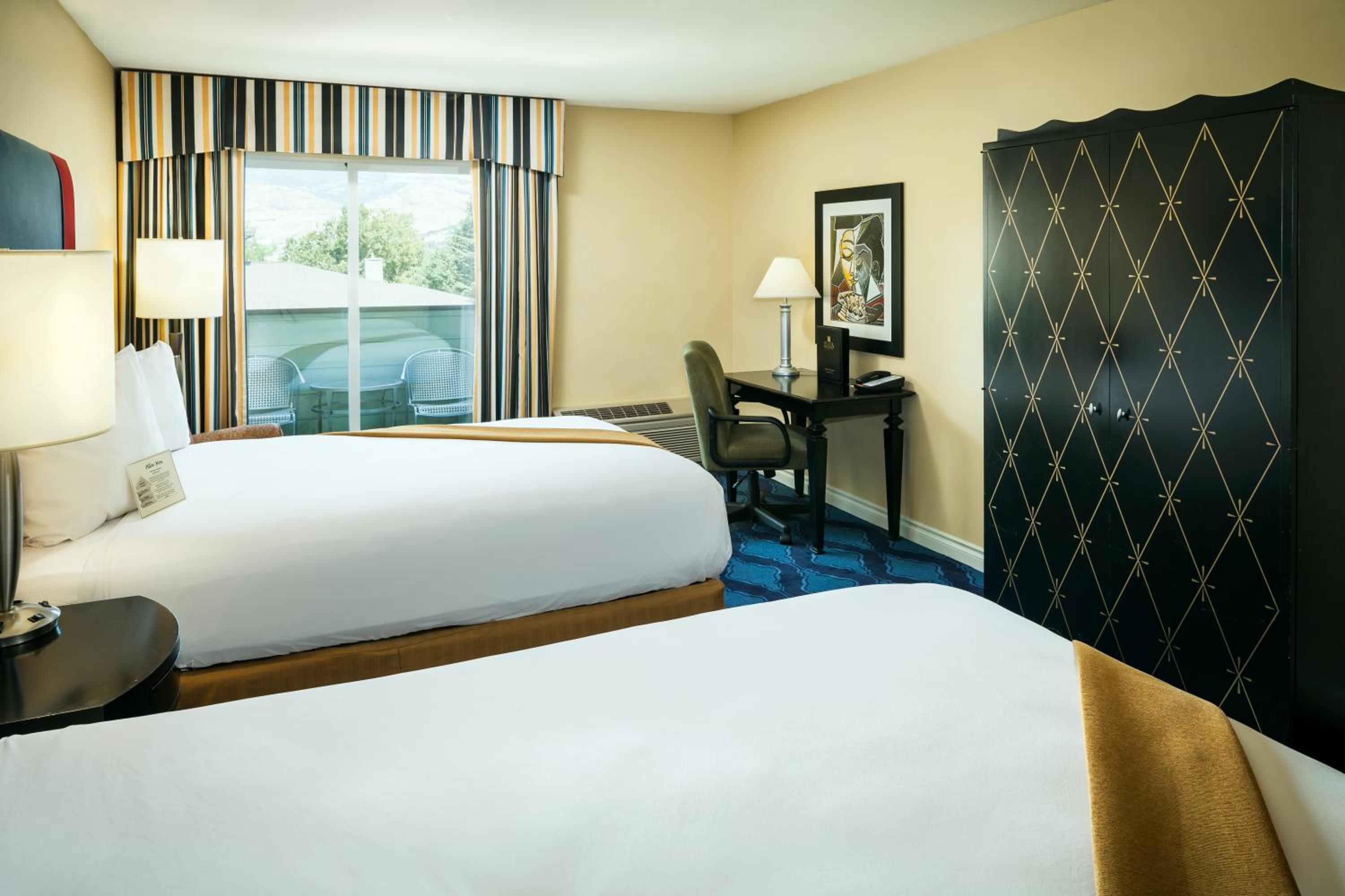 Deluxe Queen Room with Two Queen Beds