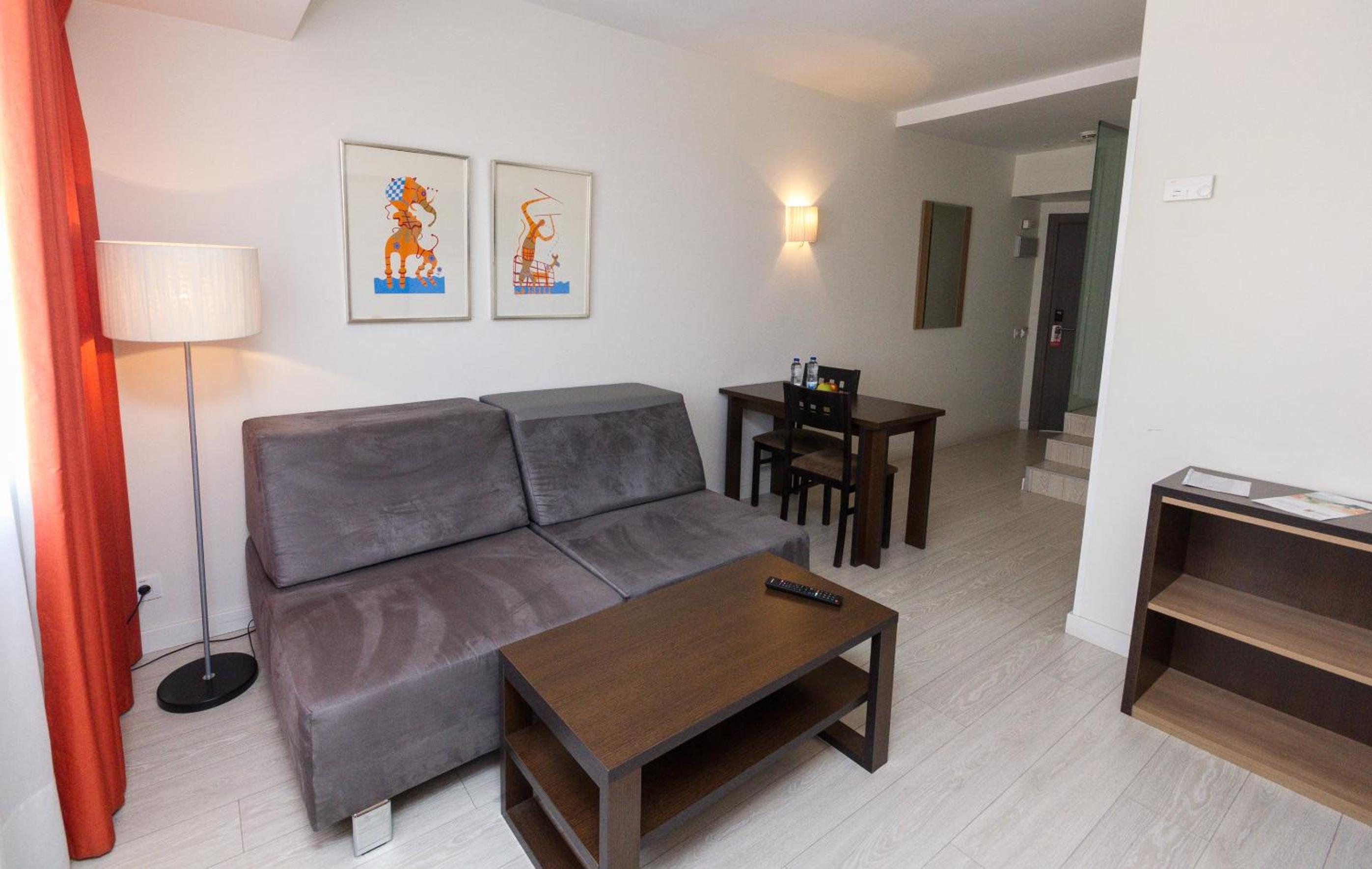 Apartment (1-2 Adults)