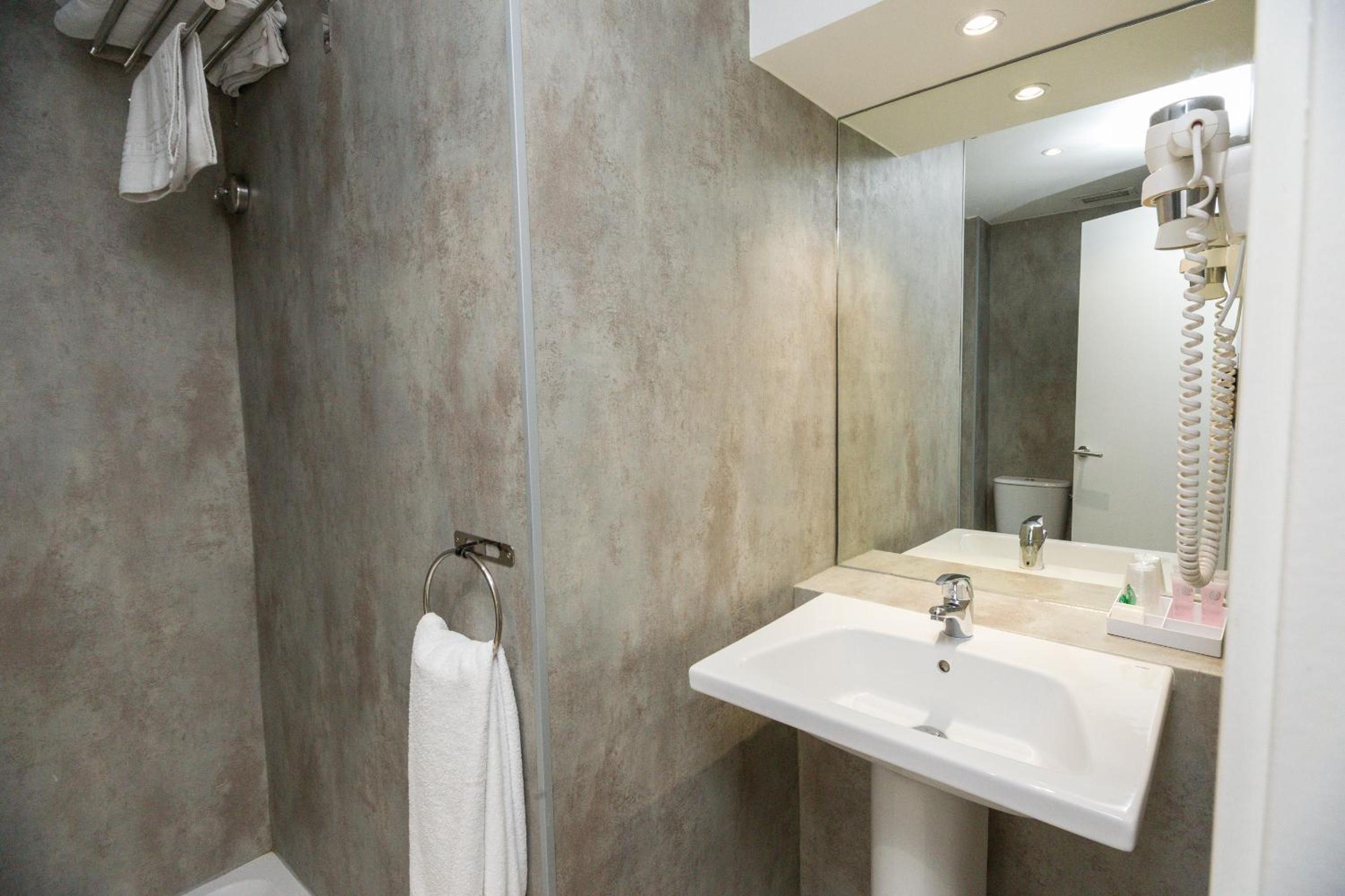 Apartment (1-4 Adults)