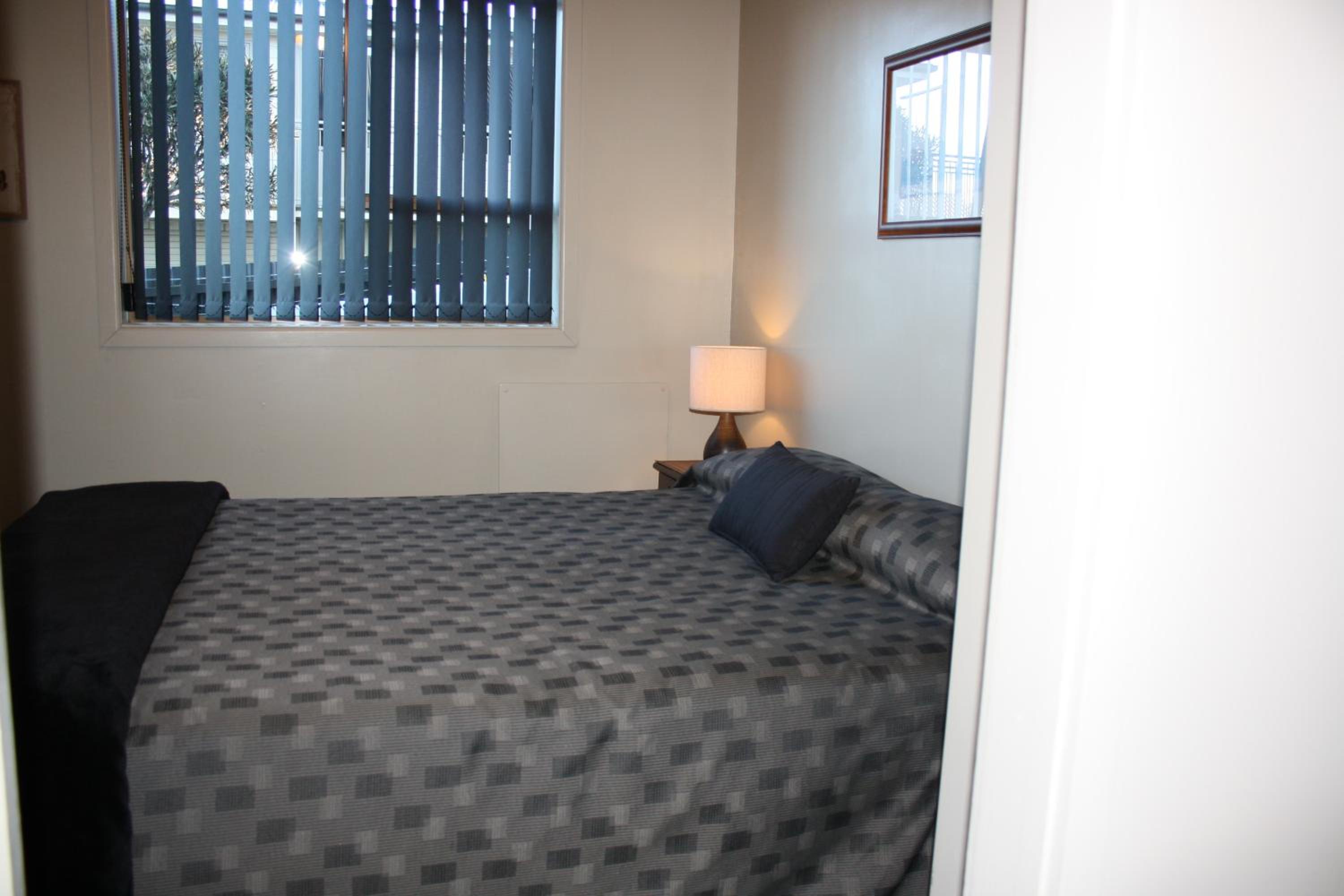 One-Bedroom Apartment - A photo 2