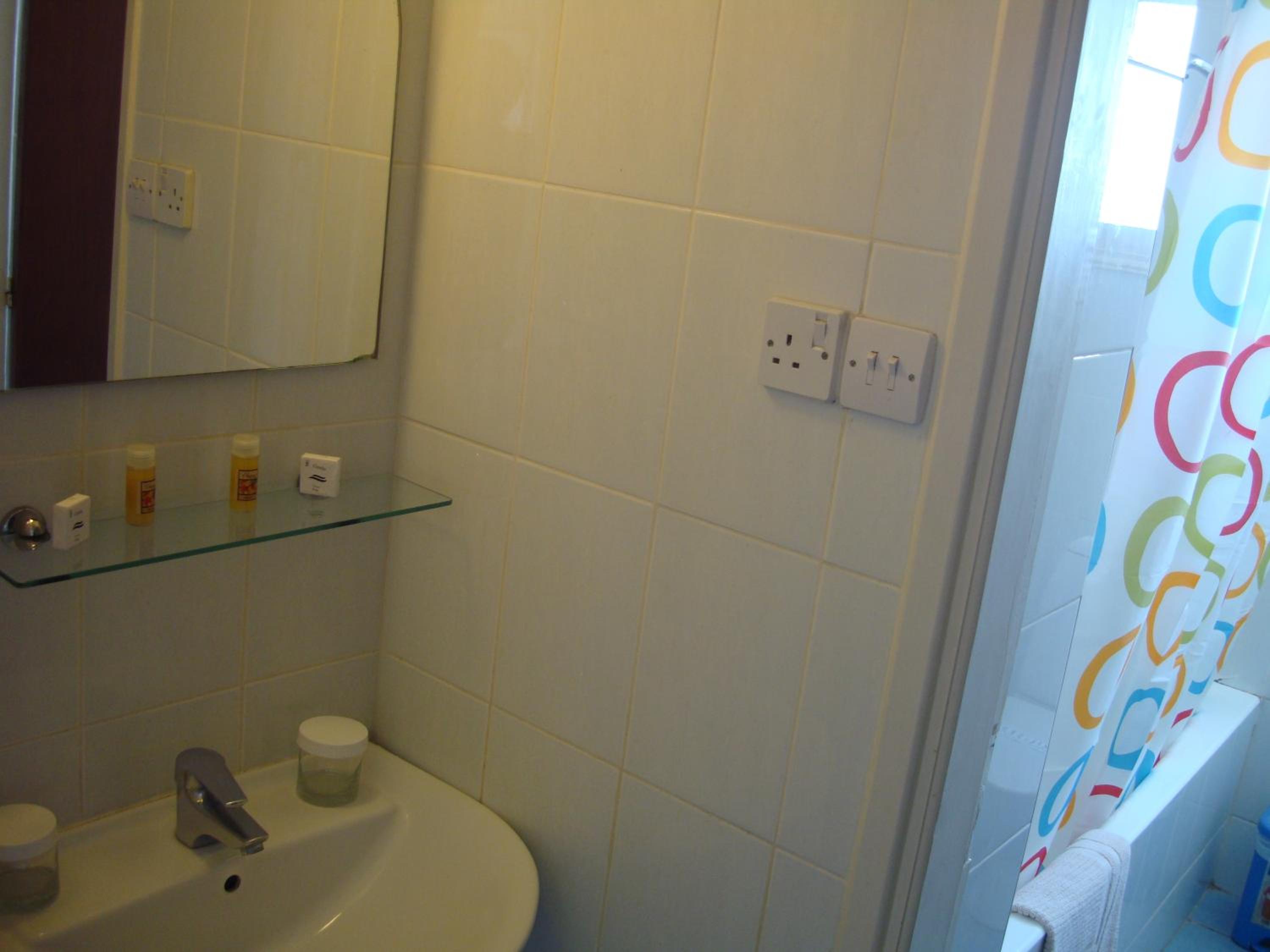 One-Bedroom Apartment photo 3
