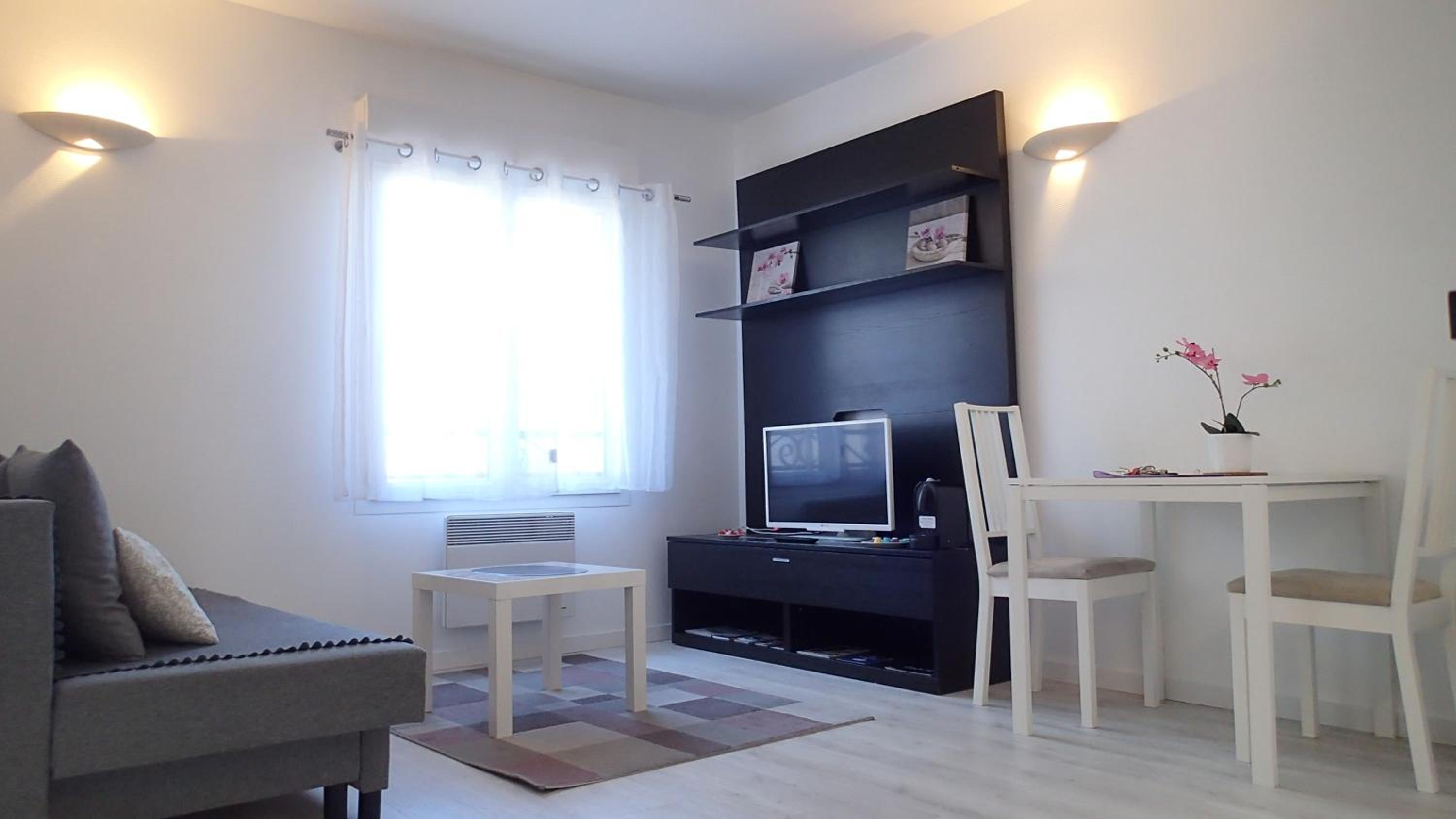 Apartment - Ground Floor photo 3