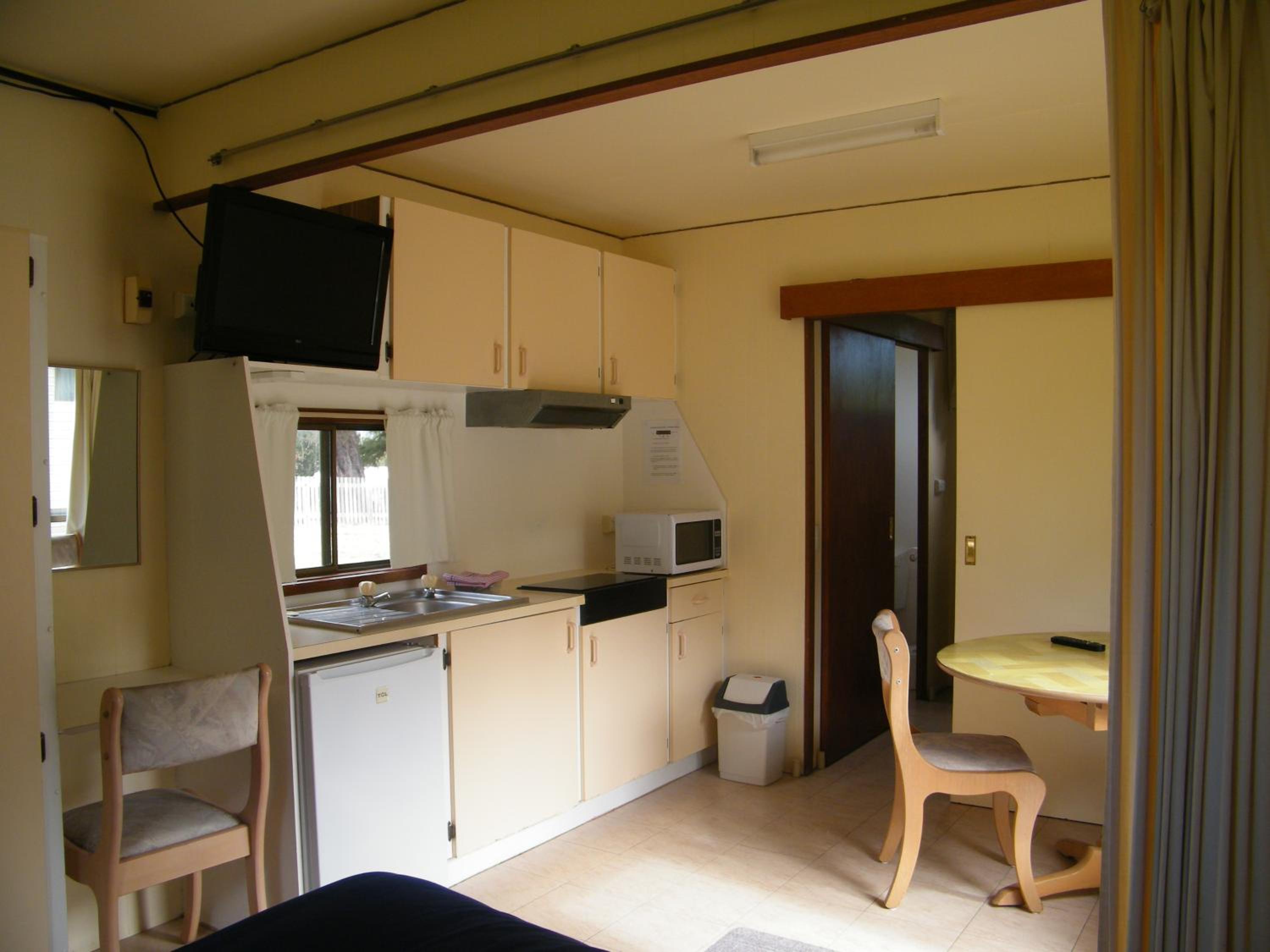 Budget Double Room photo 3