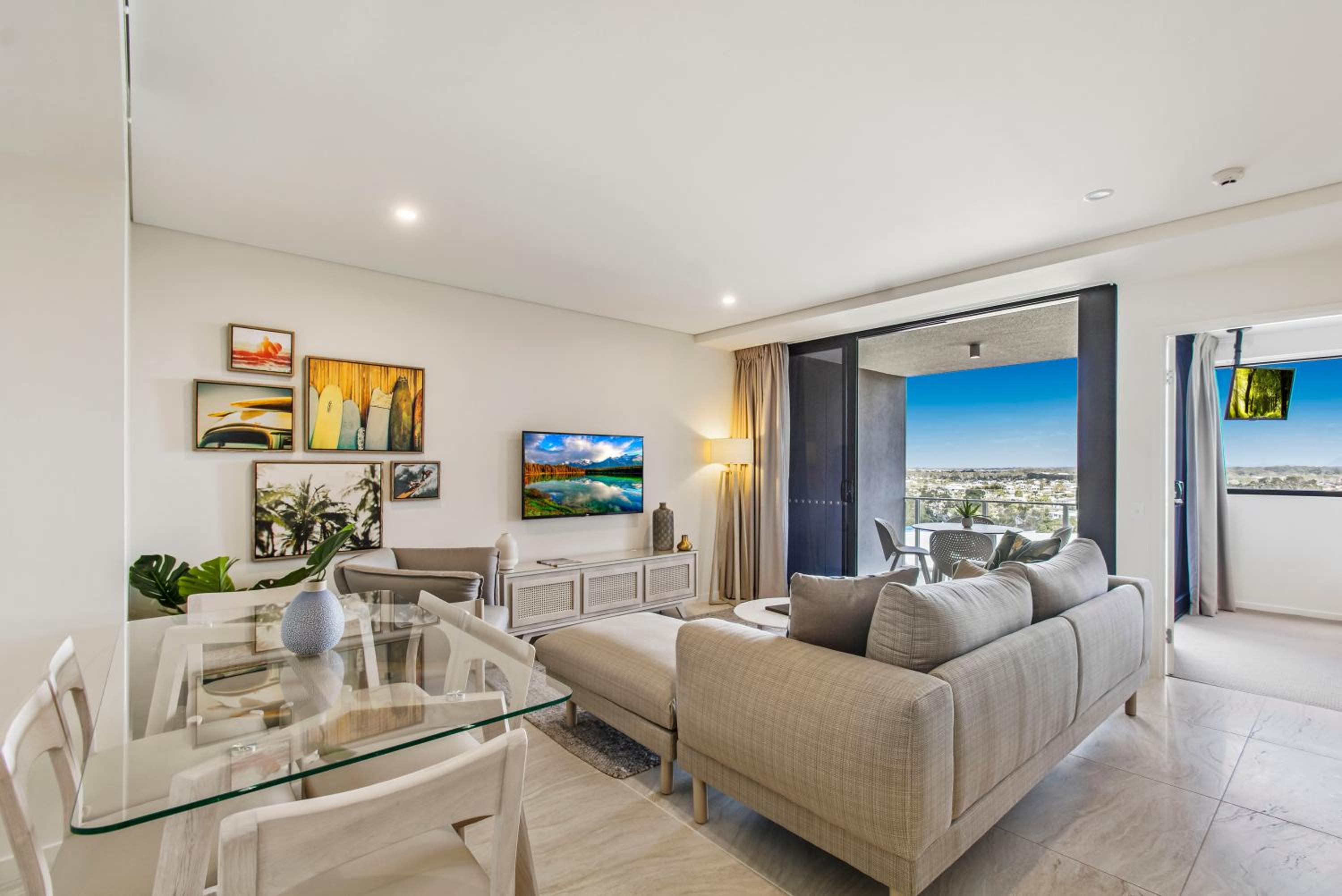 One-Bedroom  Apartment with Hinterland View photo 1