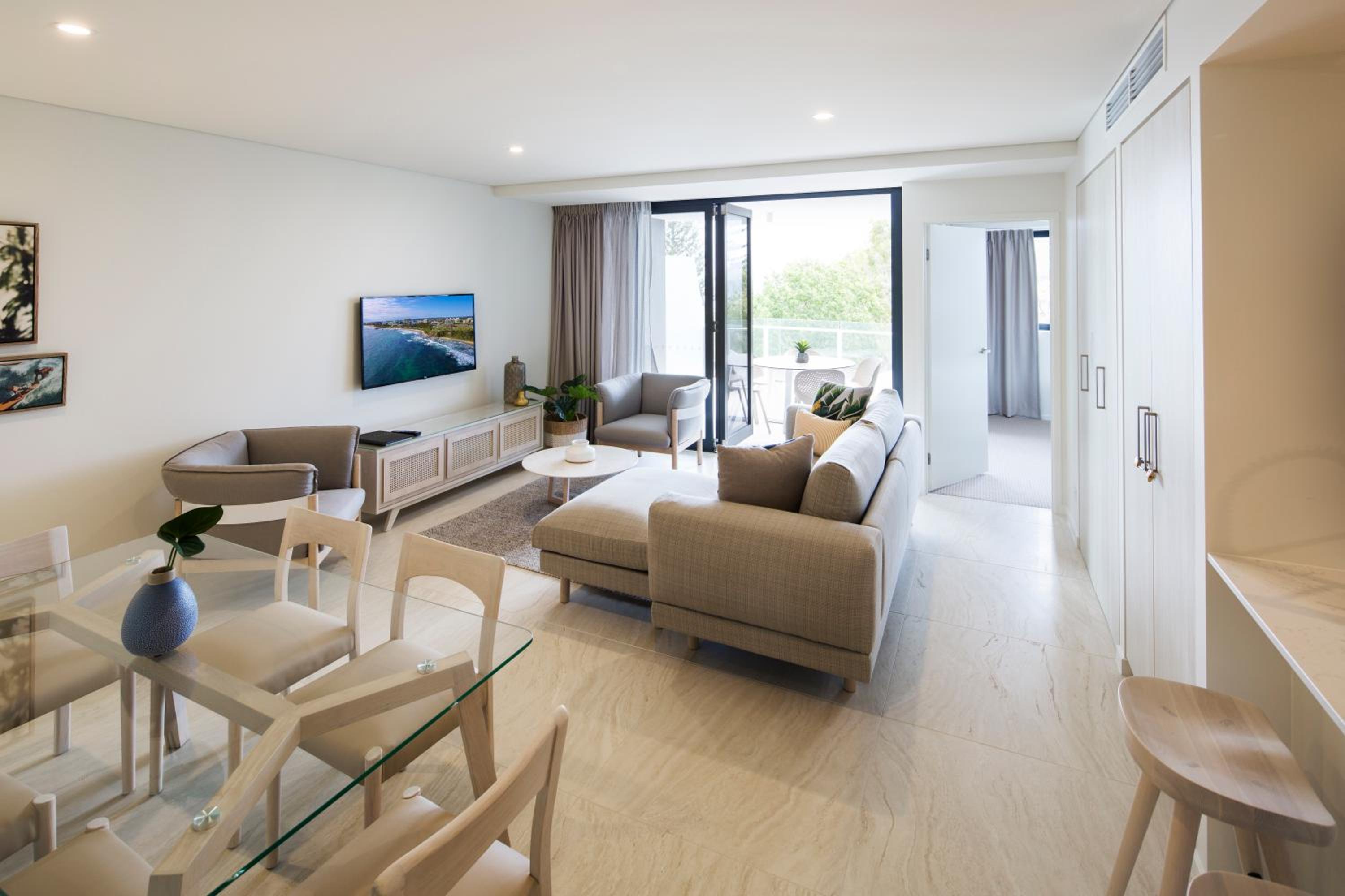 Two-Bedroom Apartment With Ocean View - With Daily Service photo 3