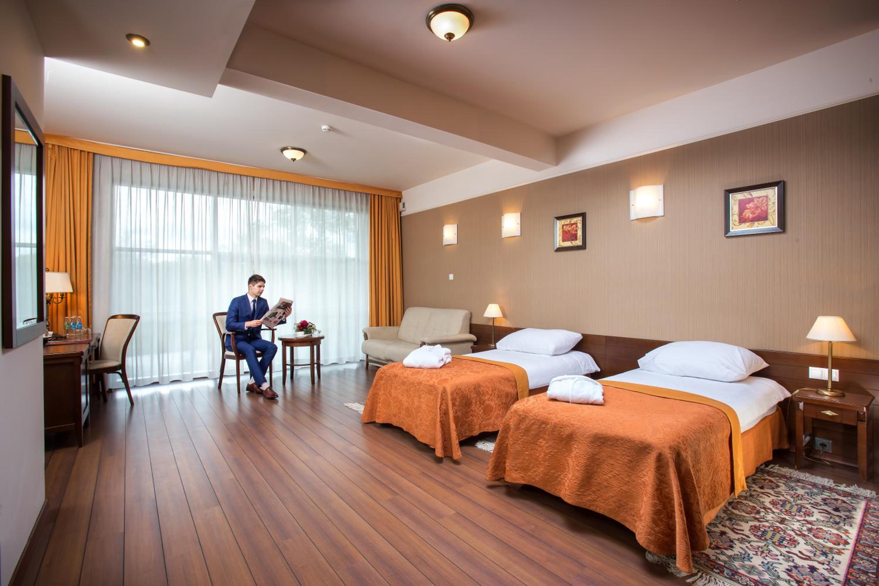 Twin Room - Photo 2