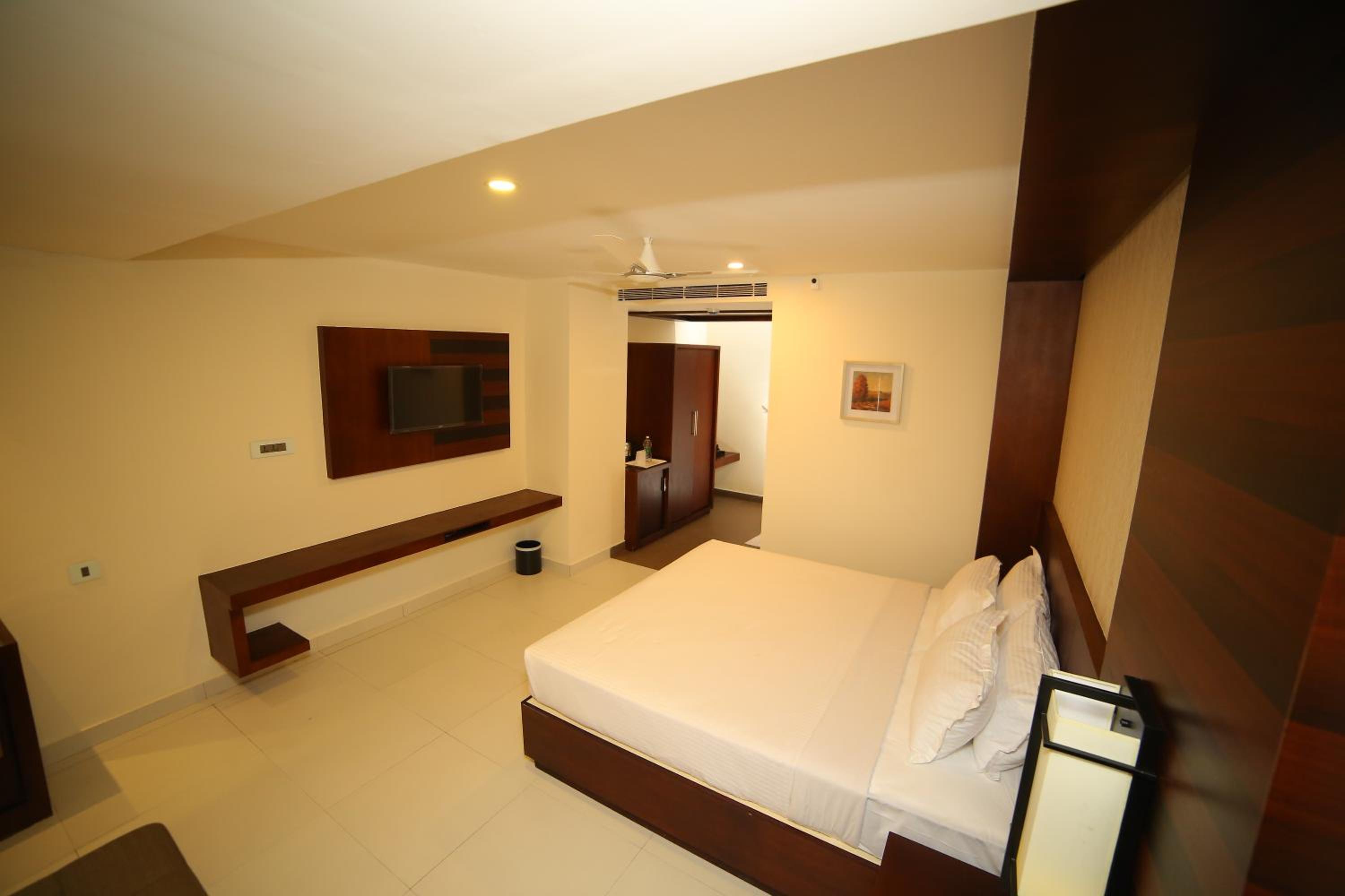 Deluxe Double or Twin Room