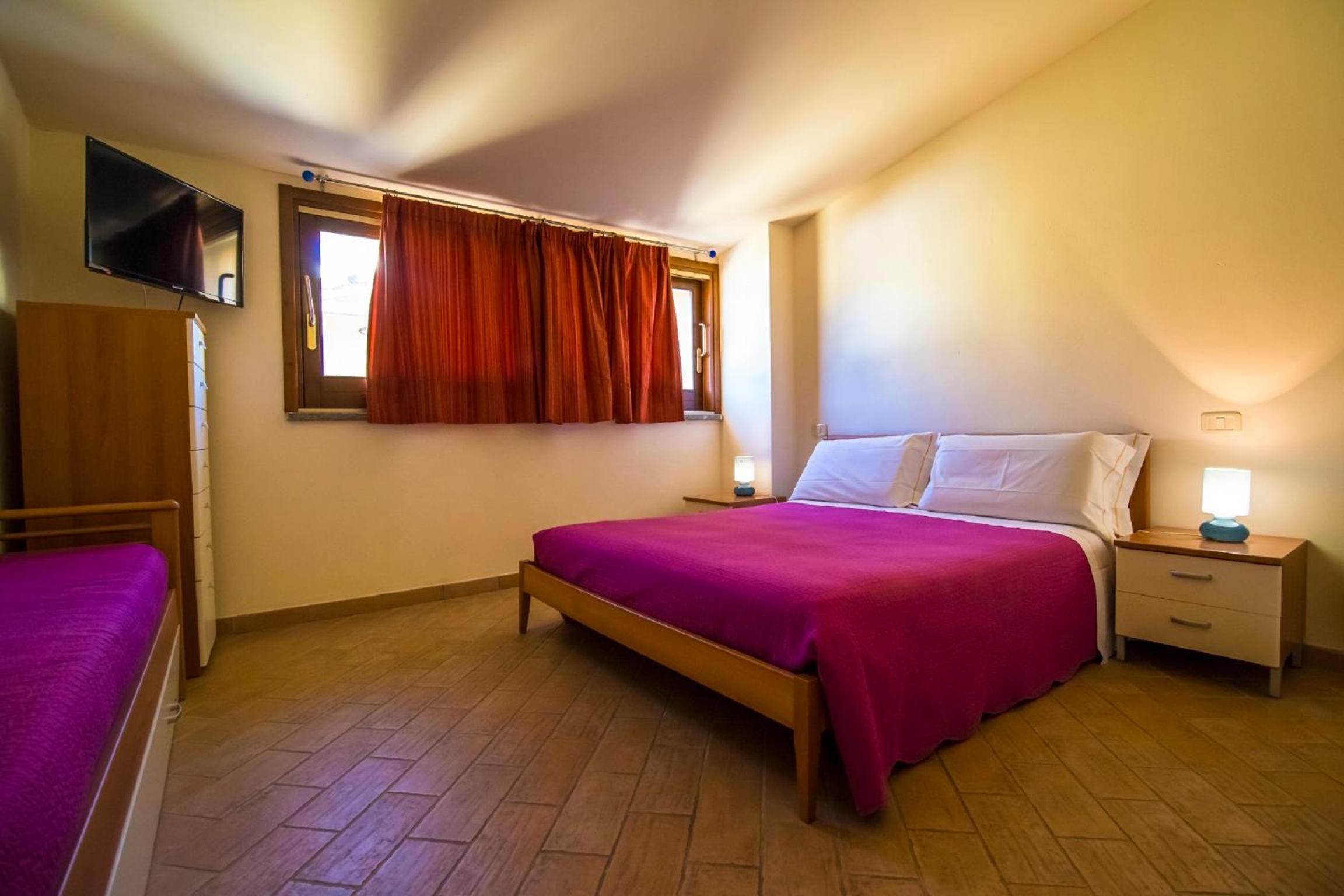Triple Room with Private Bathroom photo 3