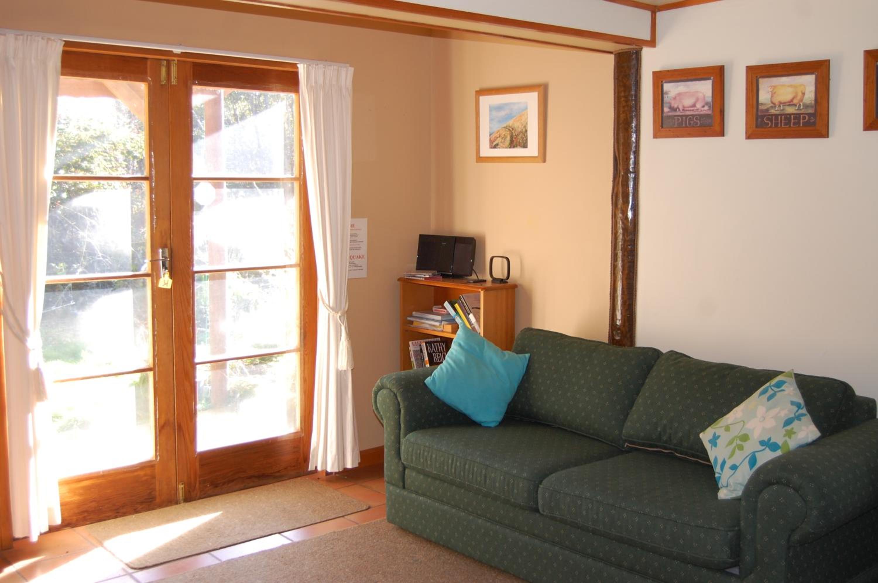 One-Bedroom Chalet (Pets Allowed) photo 2