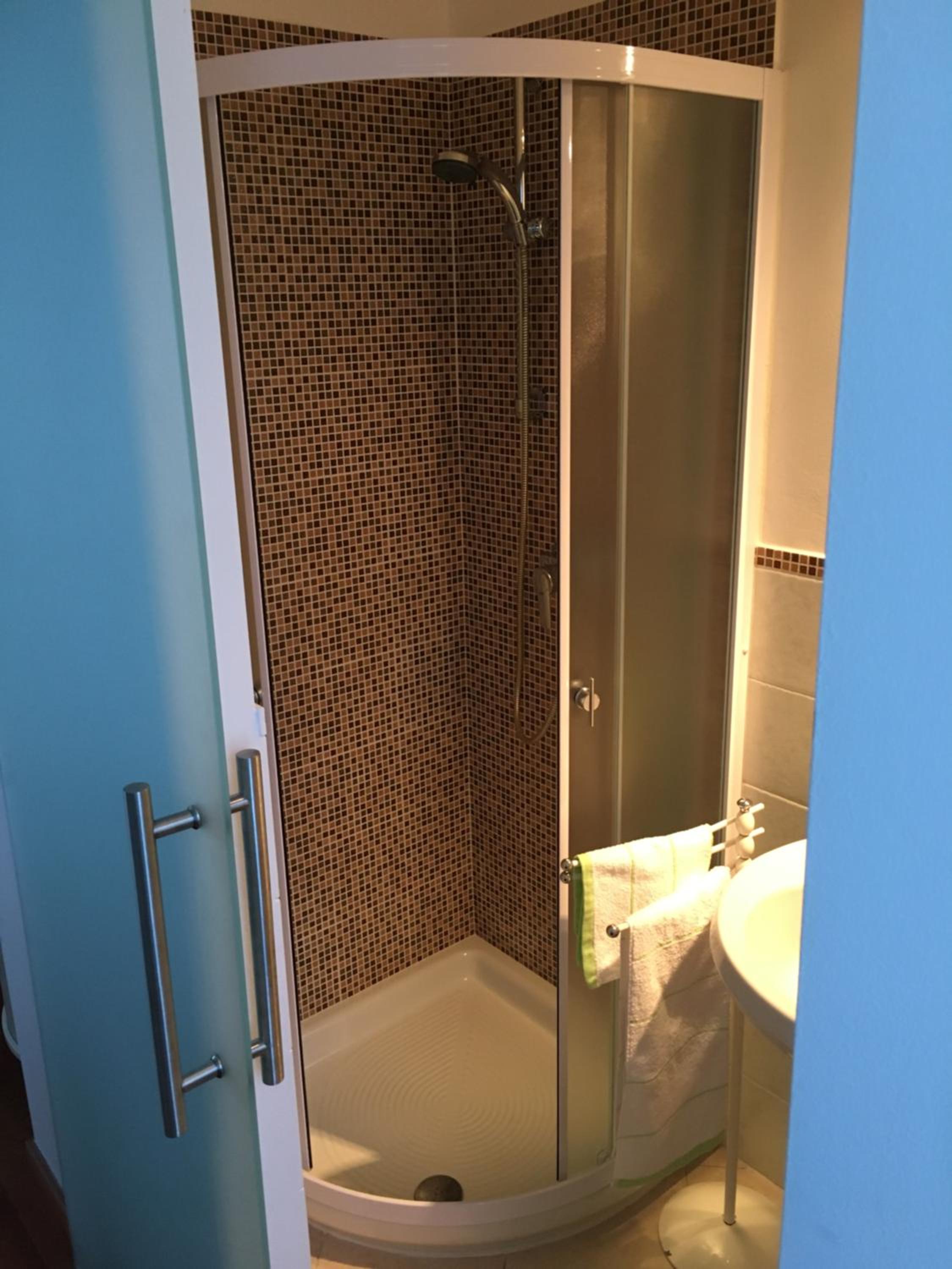 Deluxe Room - Photo 7