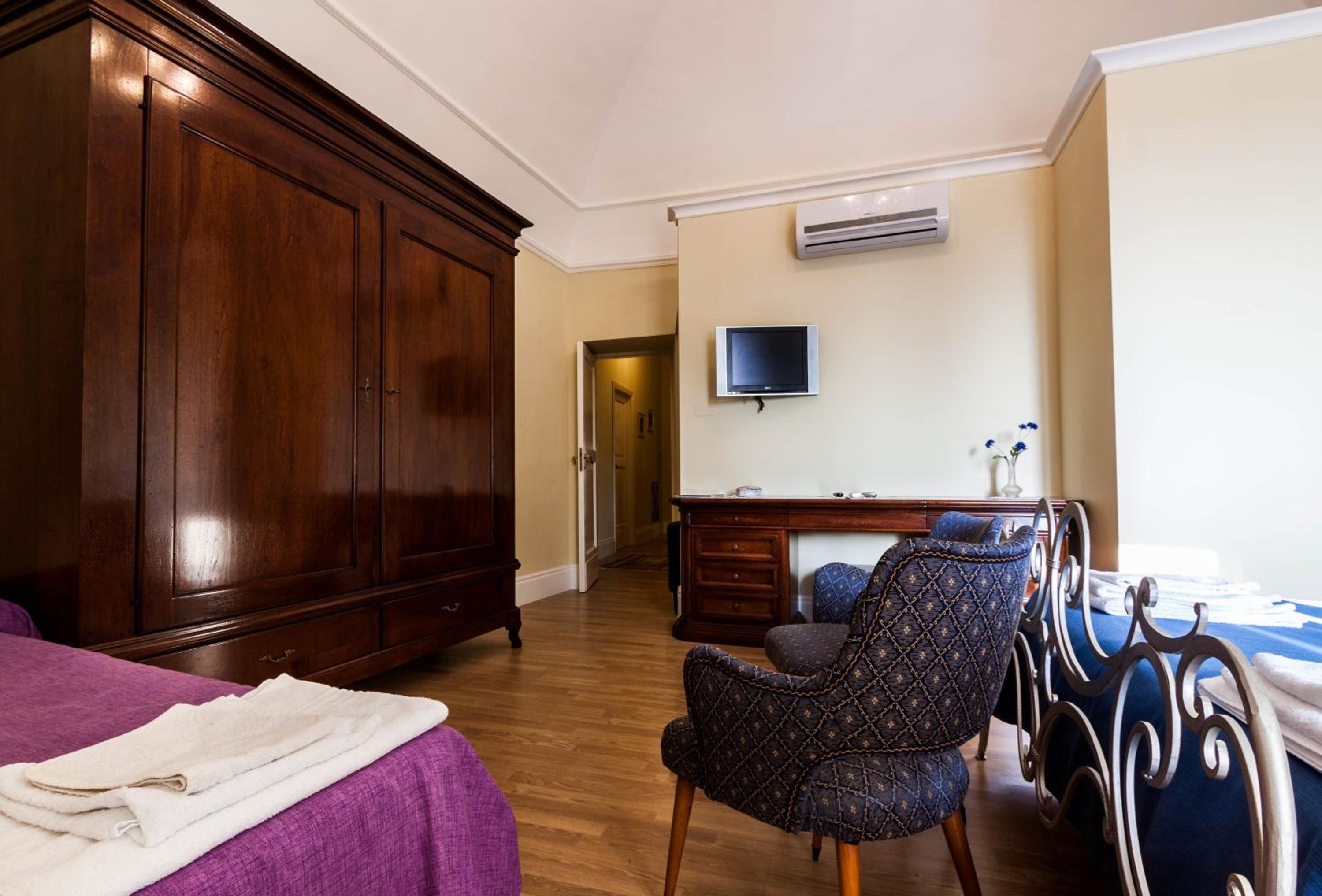 Triple Room with Mountain View