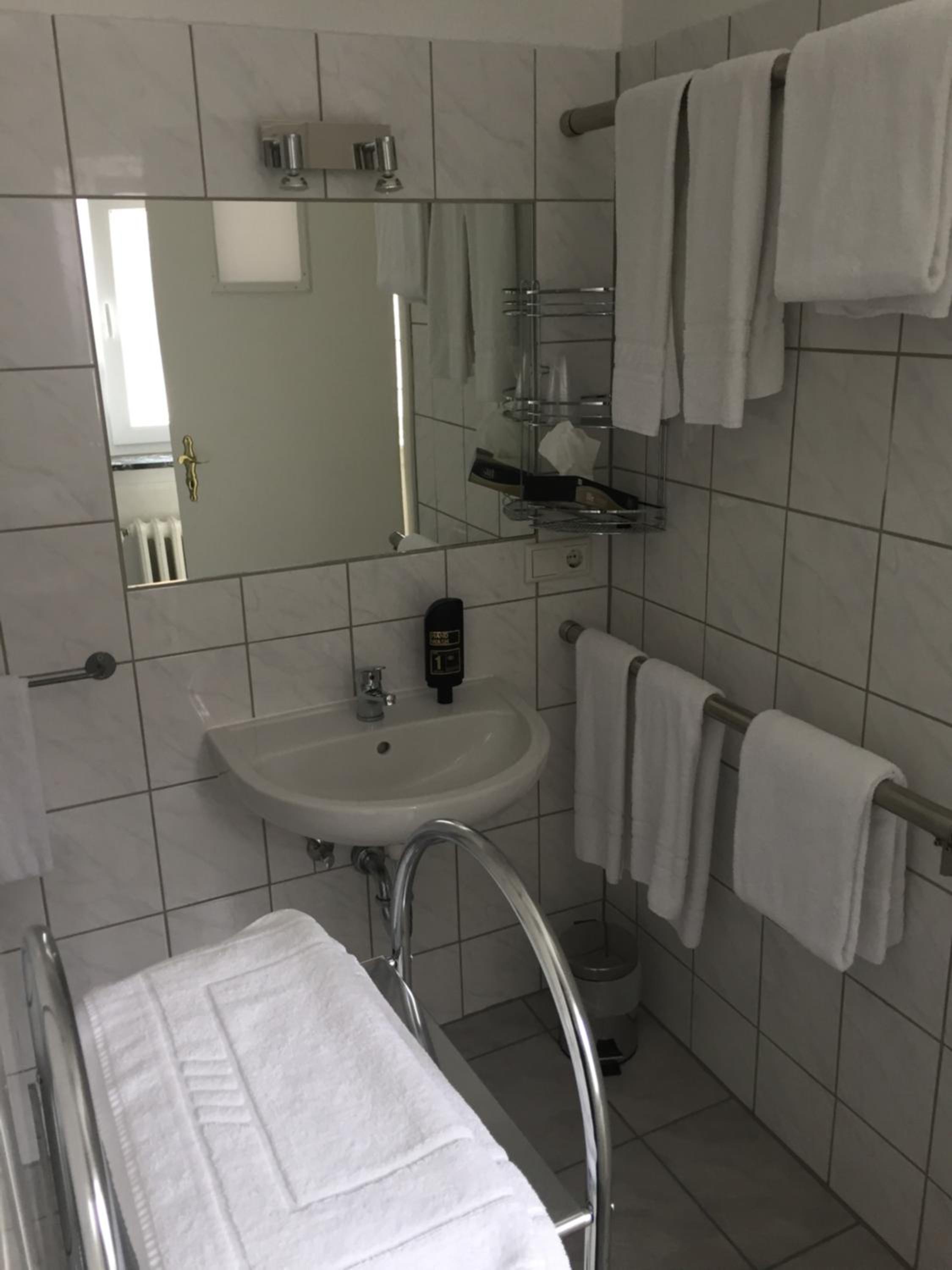Apartment with Shower photo 3
