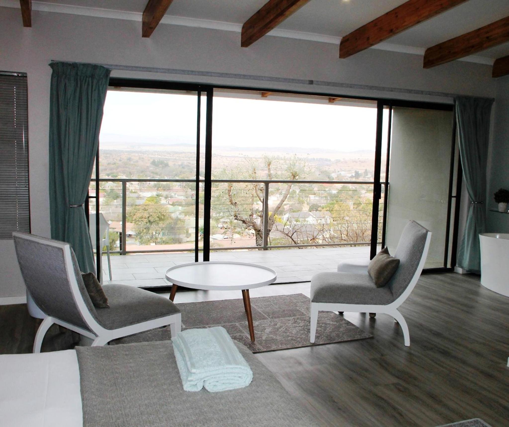 King Suite with Mountain View - Photo 4
