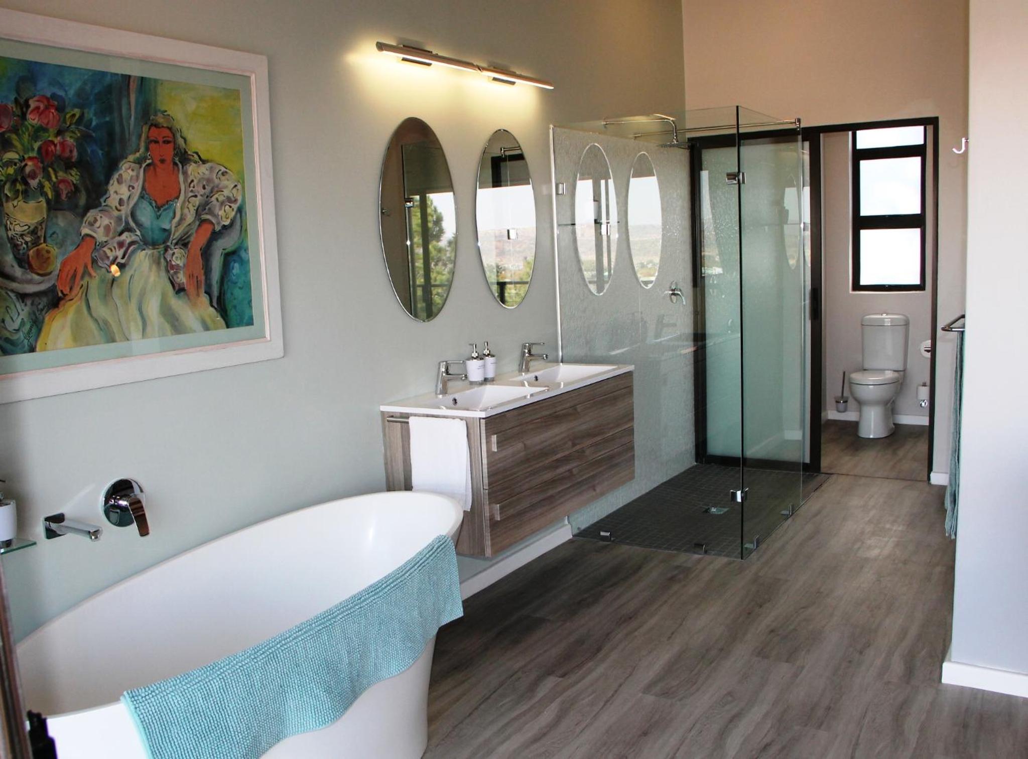 King Suite with Mountain View - Photo 6