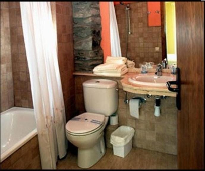 Double Room - Photo 5