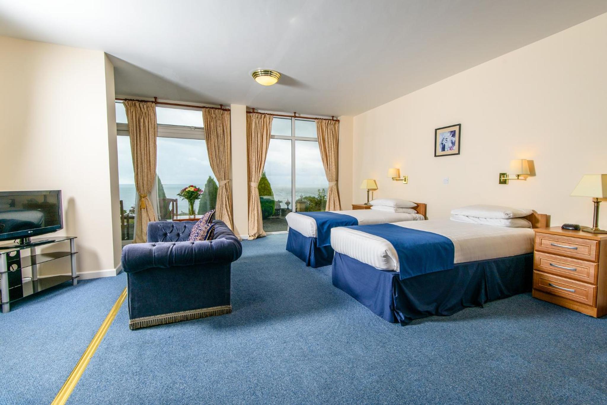 Twin Room with Sea View - Photo 3