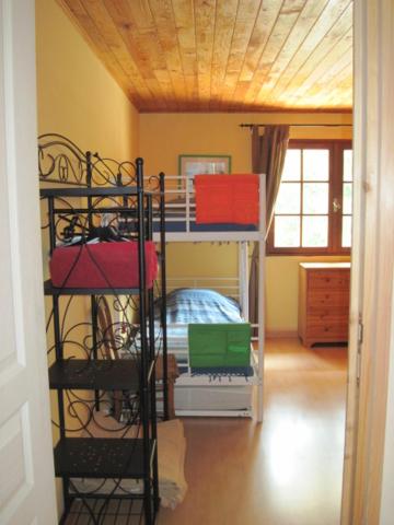 Family Room with Private Bathroom photo 2