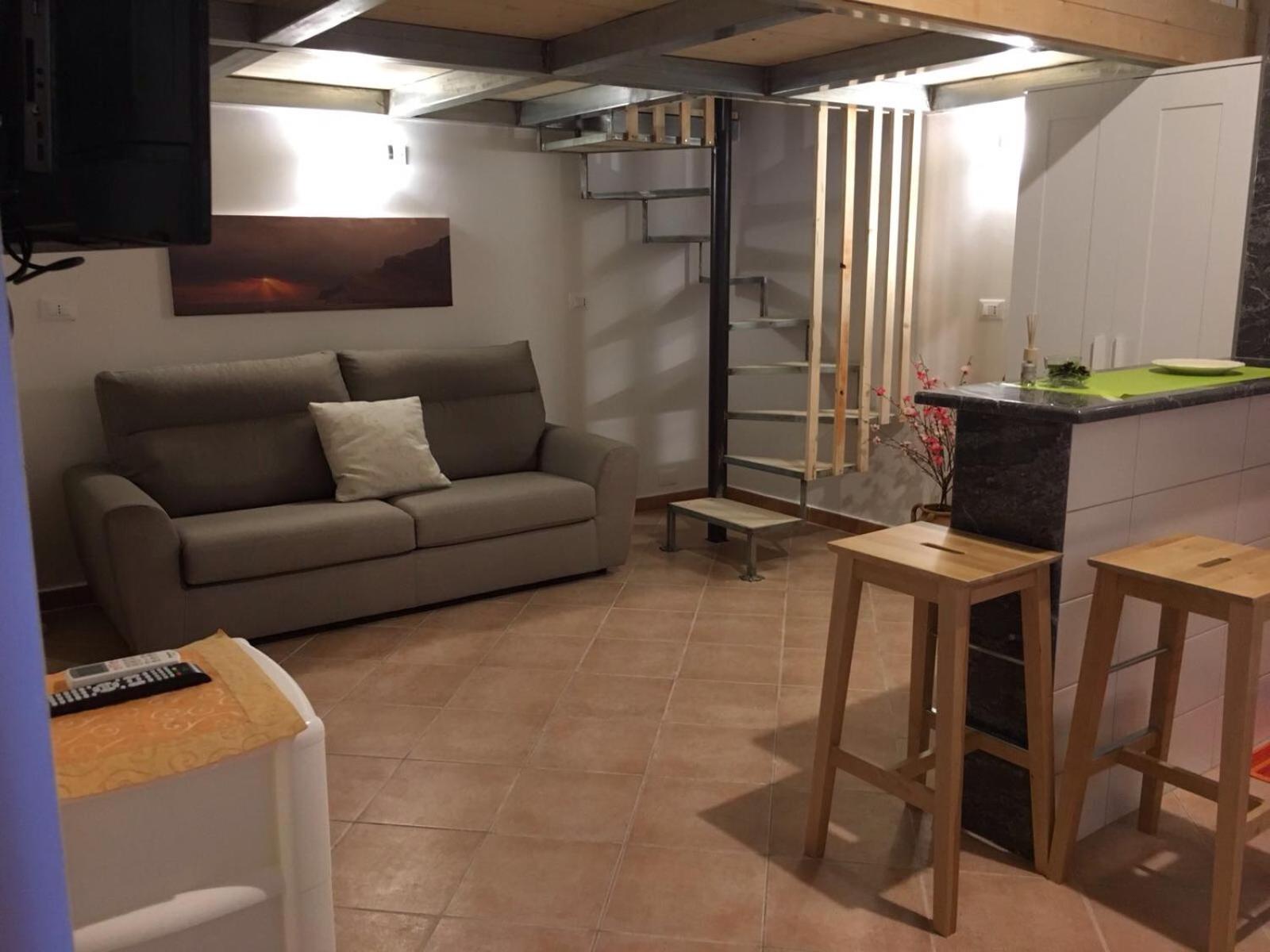 Deluxe Studio Apartment photo 2