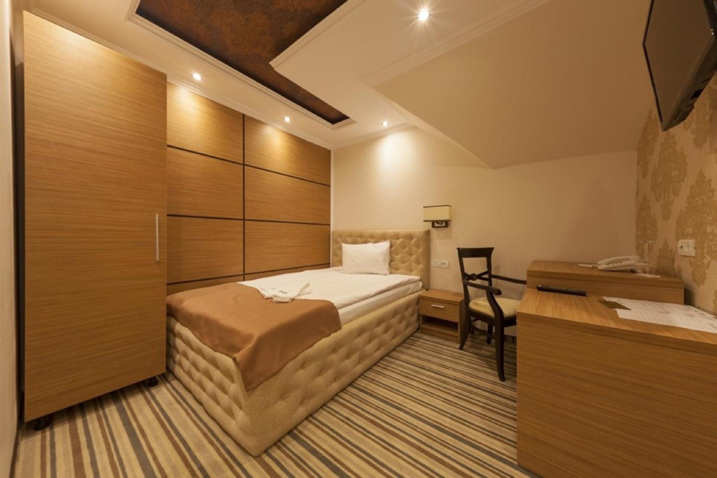 Single Room photo 2
