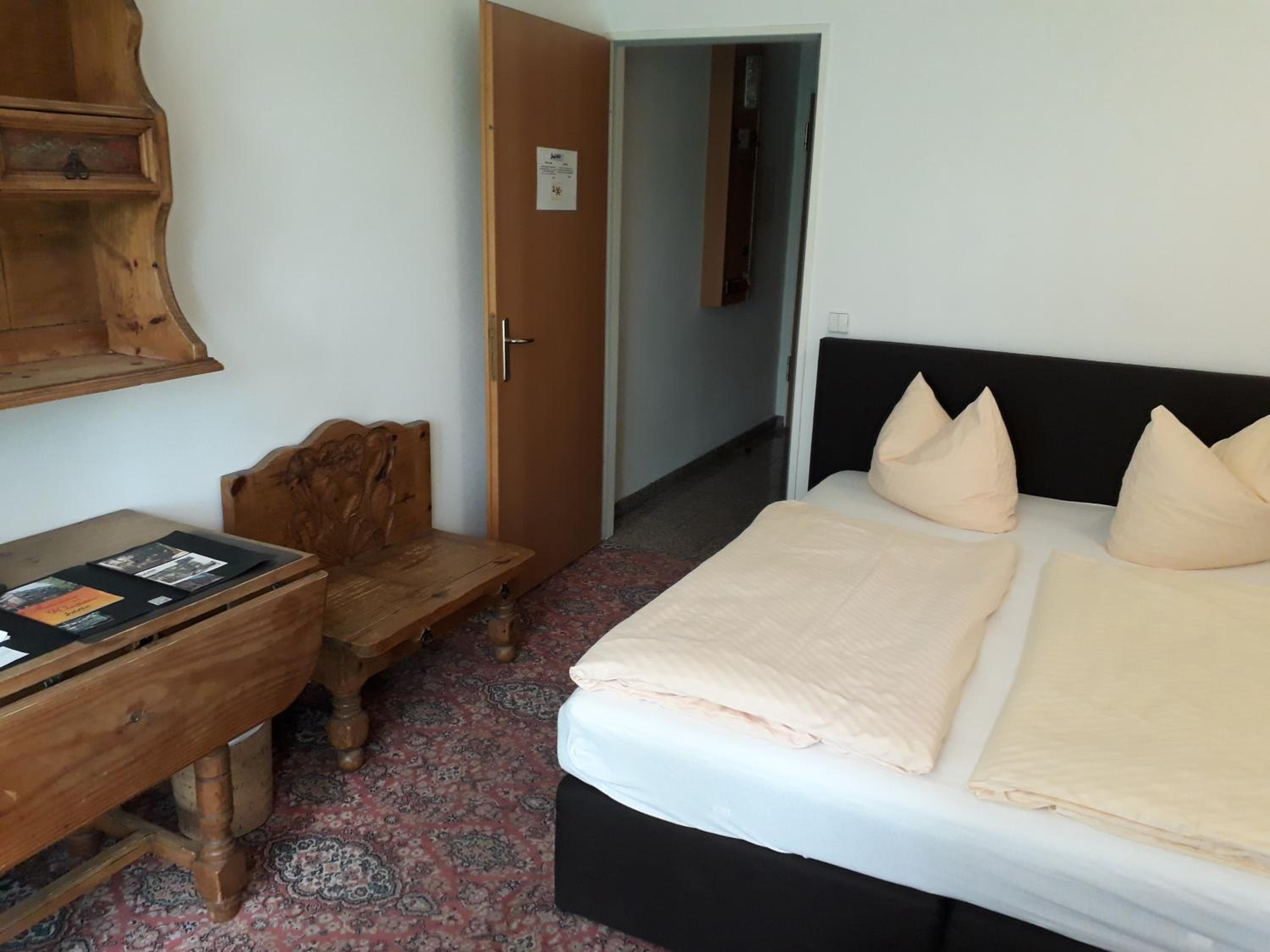 Economy Double Room photo 3